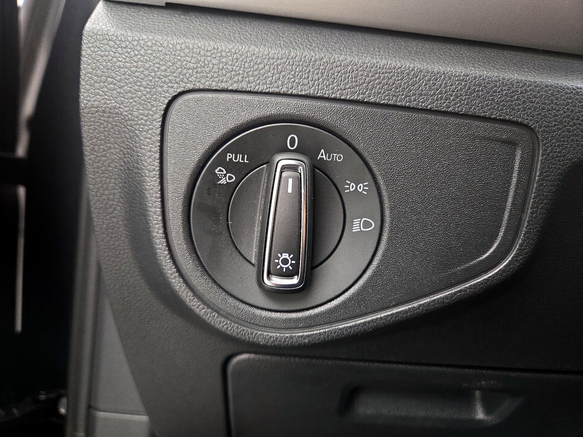 Thumbnail: 2022 Volkswagen Atlas - 13