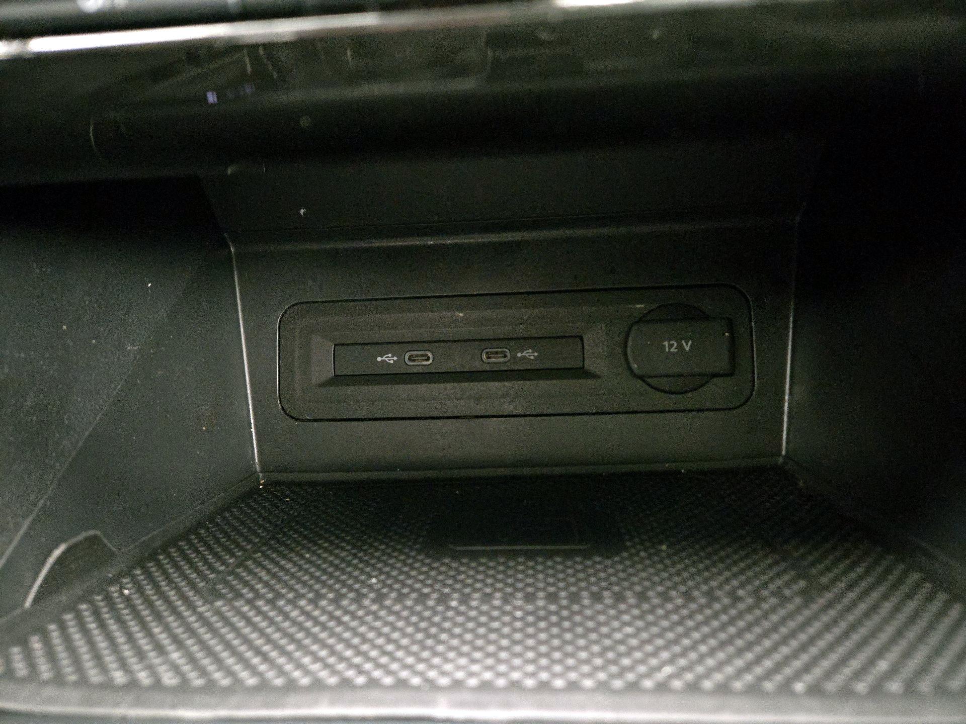 Thumbnail: 2022 Volkswagen Atlas - 18