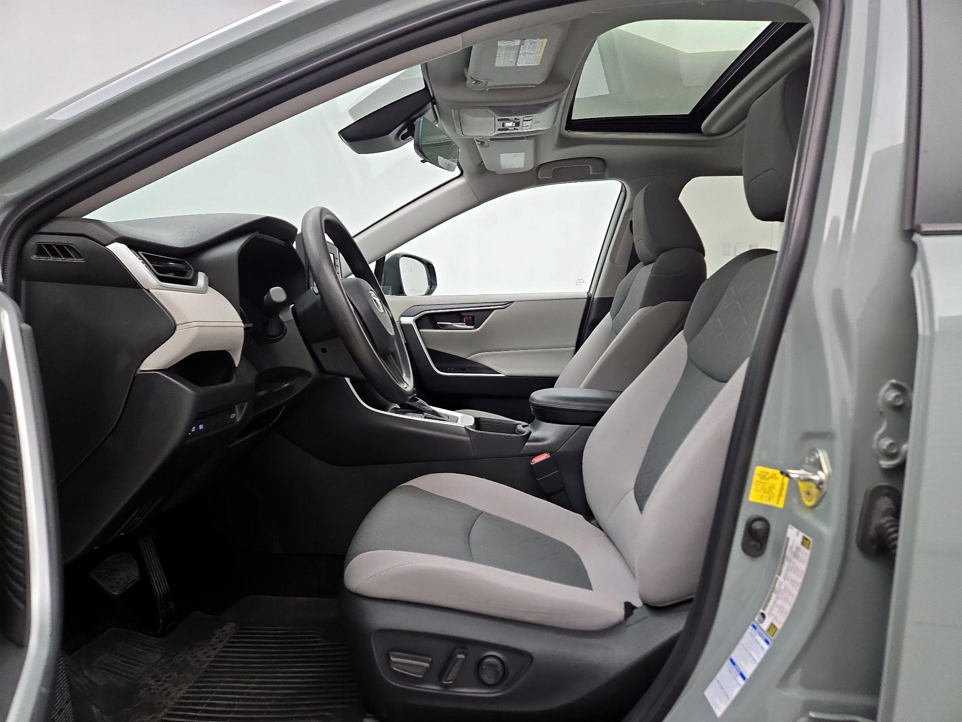 Thumbnail: 2021 Toyota RAV4 - 11