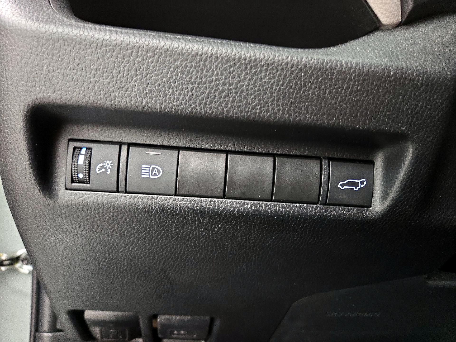 Thumbnail: 2021 Toyota RAV4 - 13