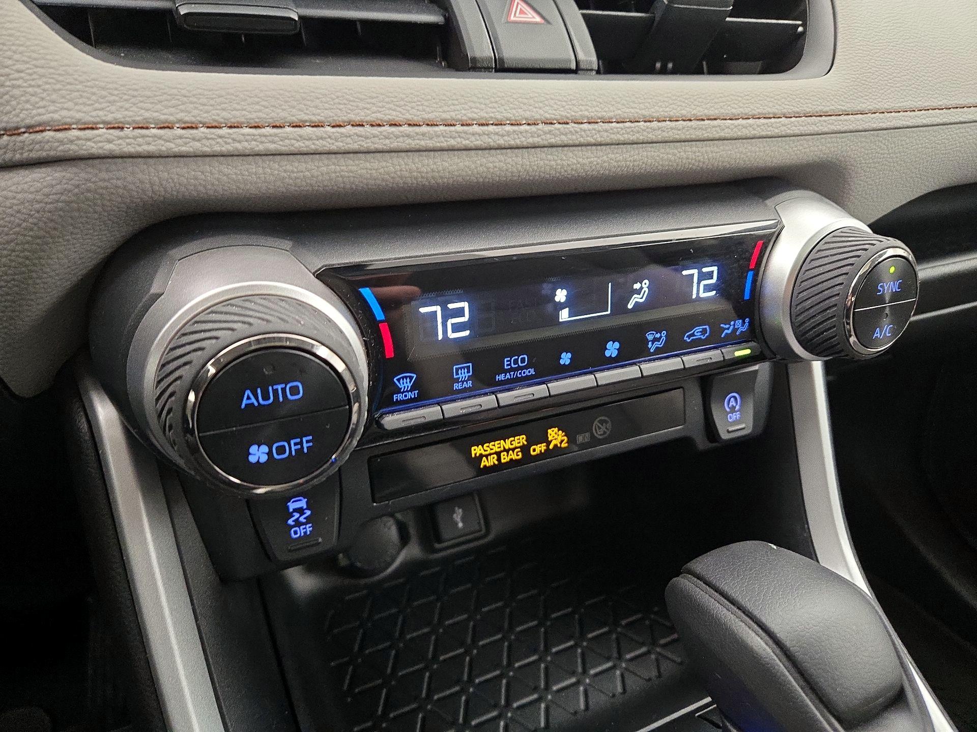 Thumbnail: 2021 Toyota RAV4 - 16