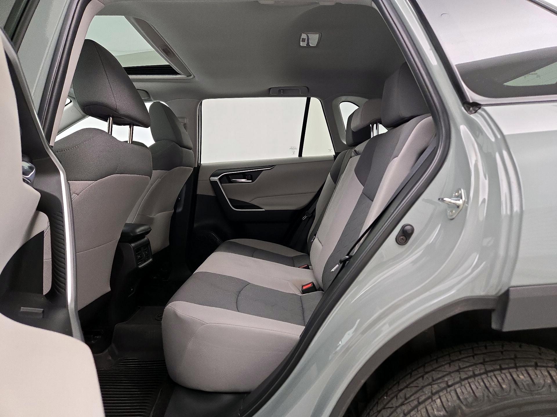 Thumbnail: 2021 Toyota RAV4 - 20