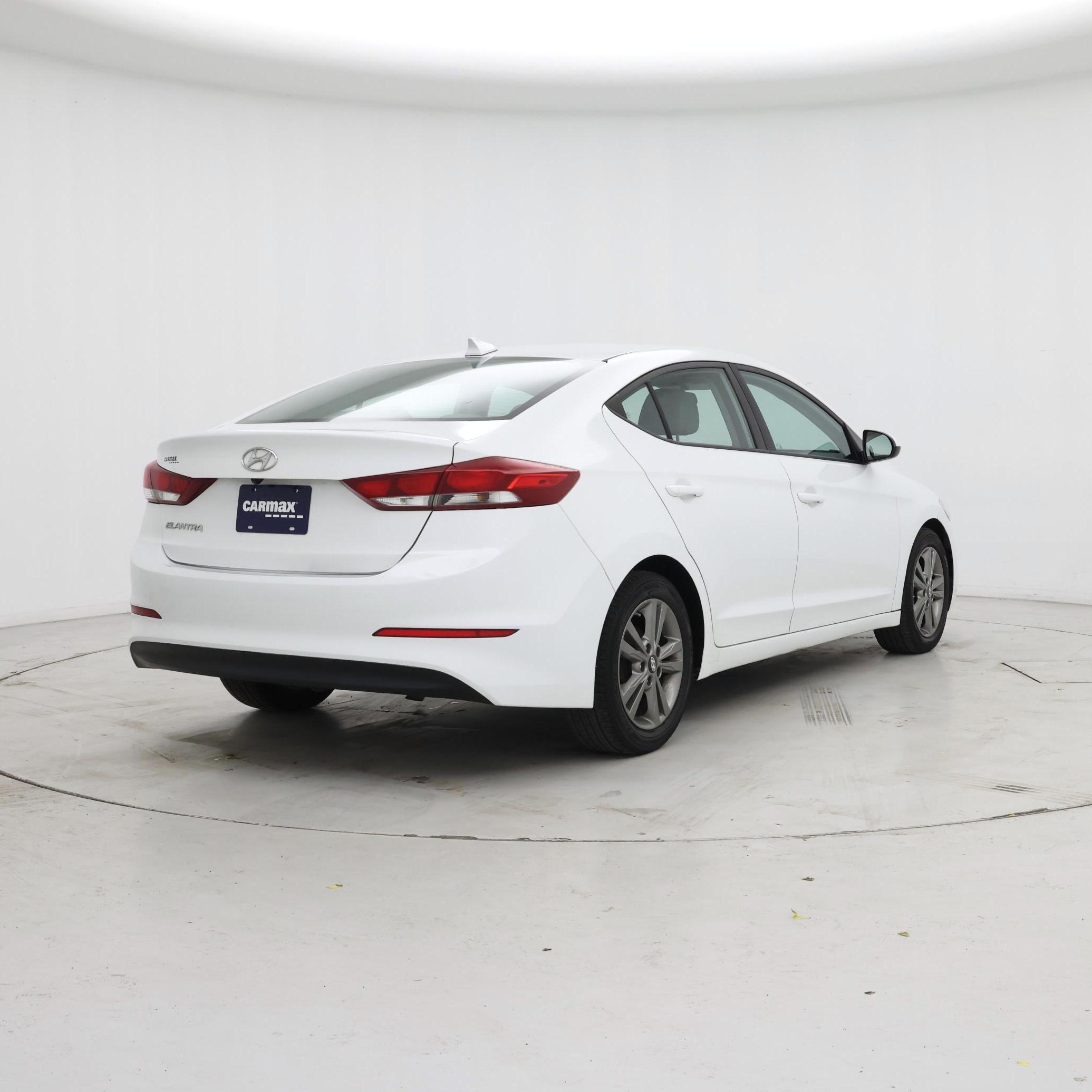 Thumbnail: 2017 Hyundai Elantra - 8