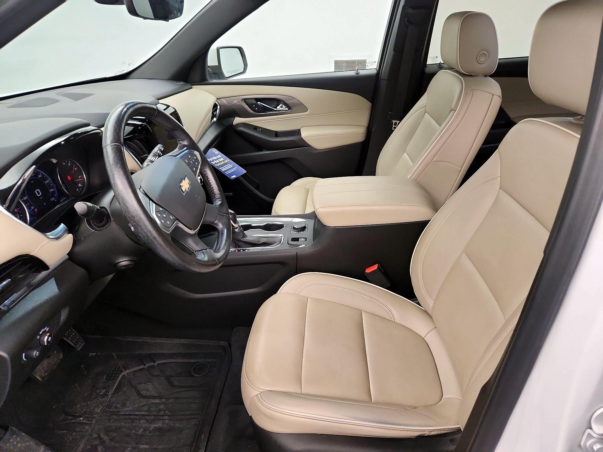 Thumbnail: 2022 Chevrolet Traverse - 11