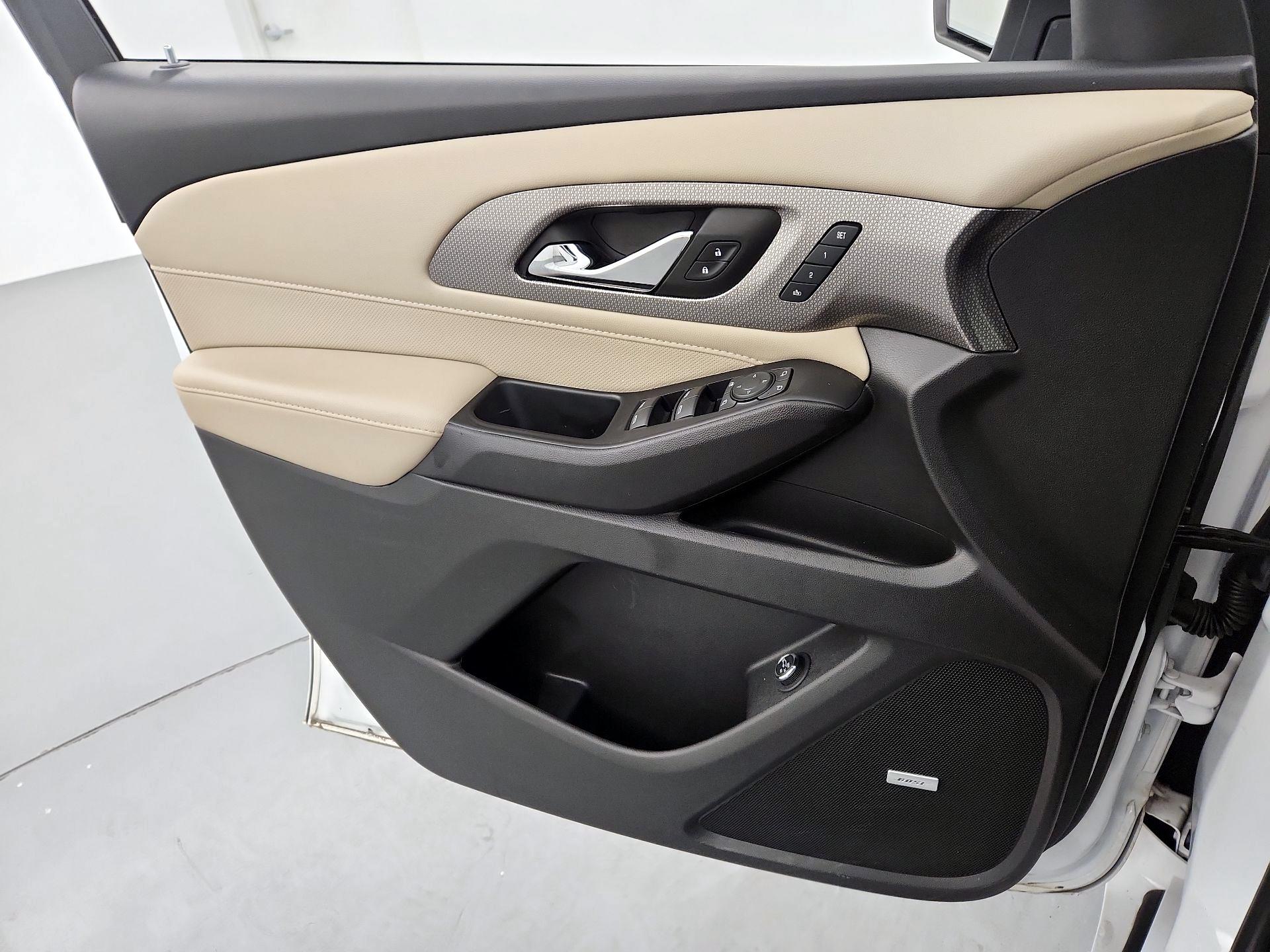 Thumbnail: 2022 Chevrolet Traverse - 12