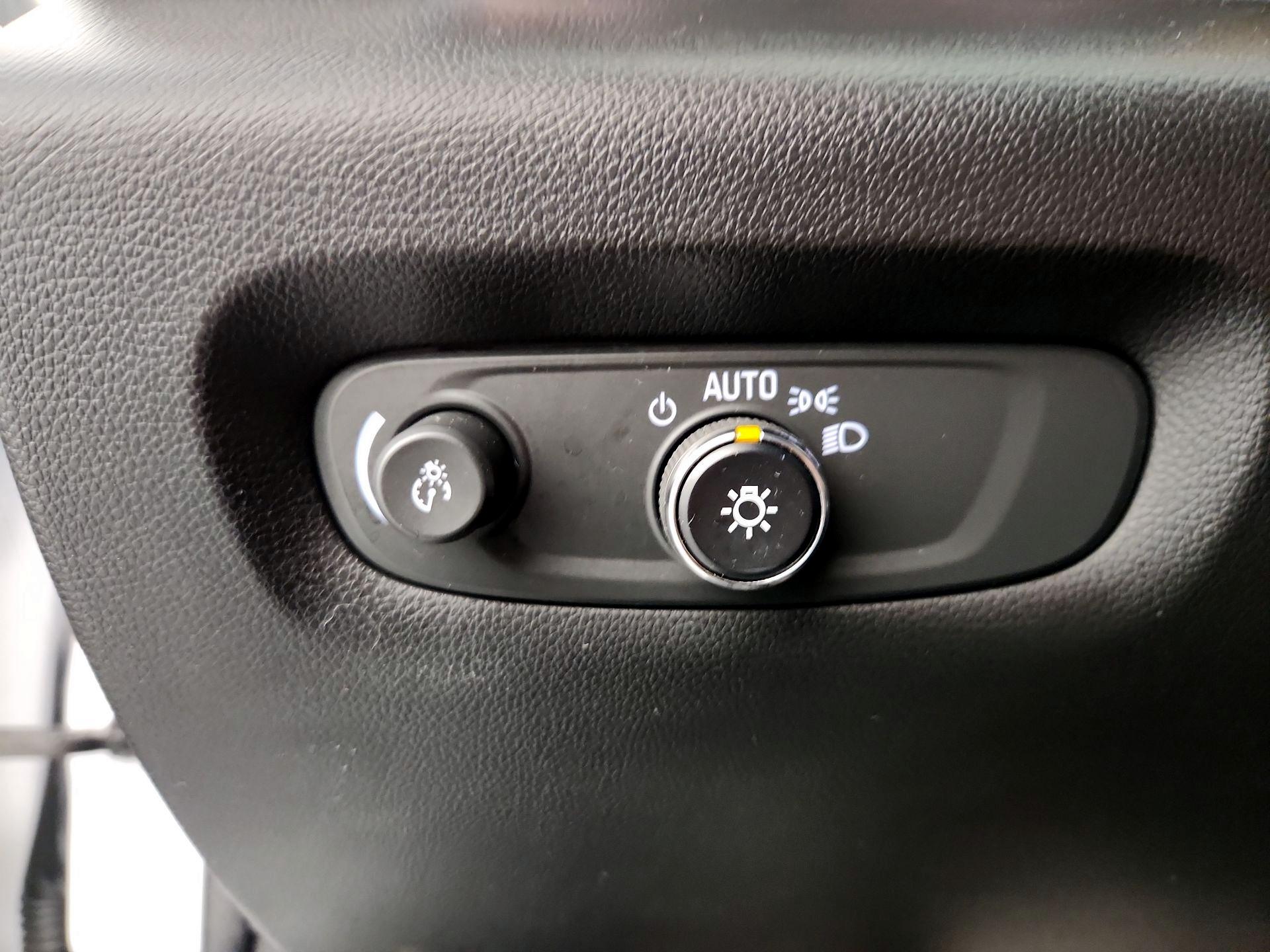 Thumbnail: 2022 Chevrolet Traverse - 13