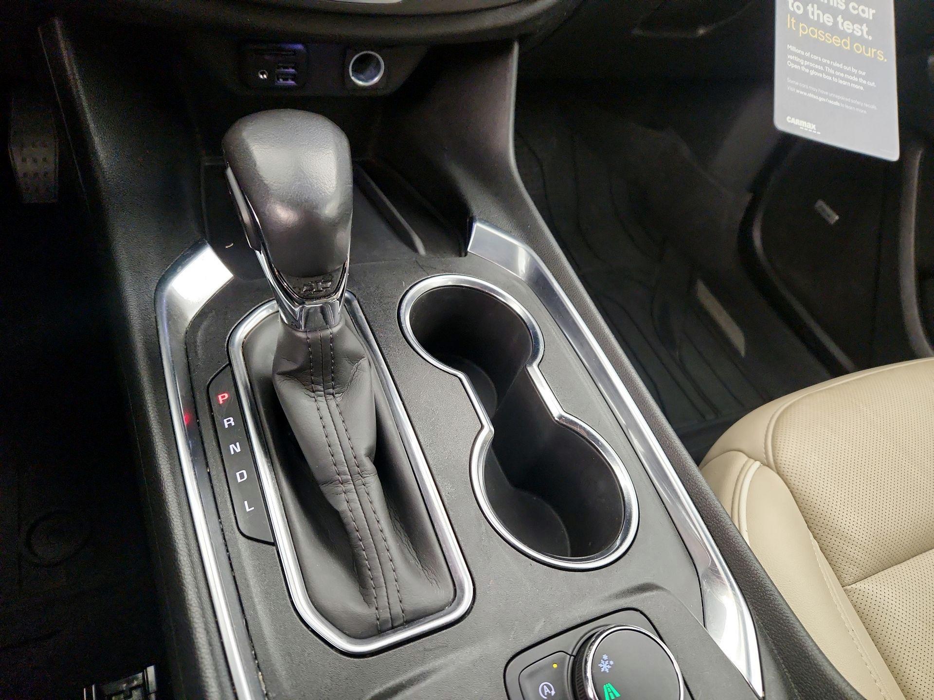 Thumbnail: 2022 Chevrolet Traverse - 17