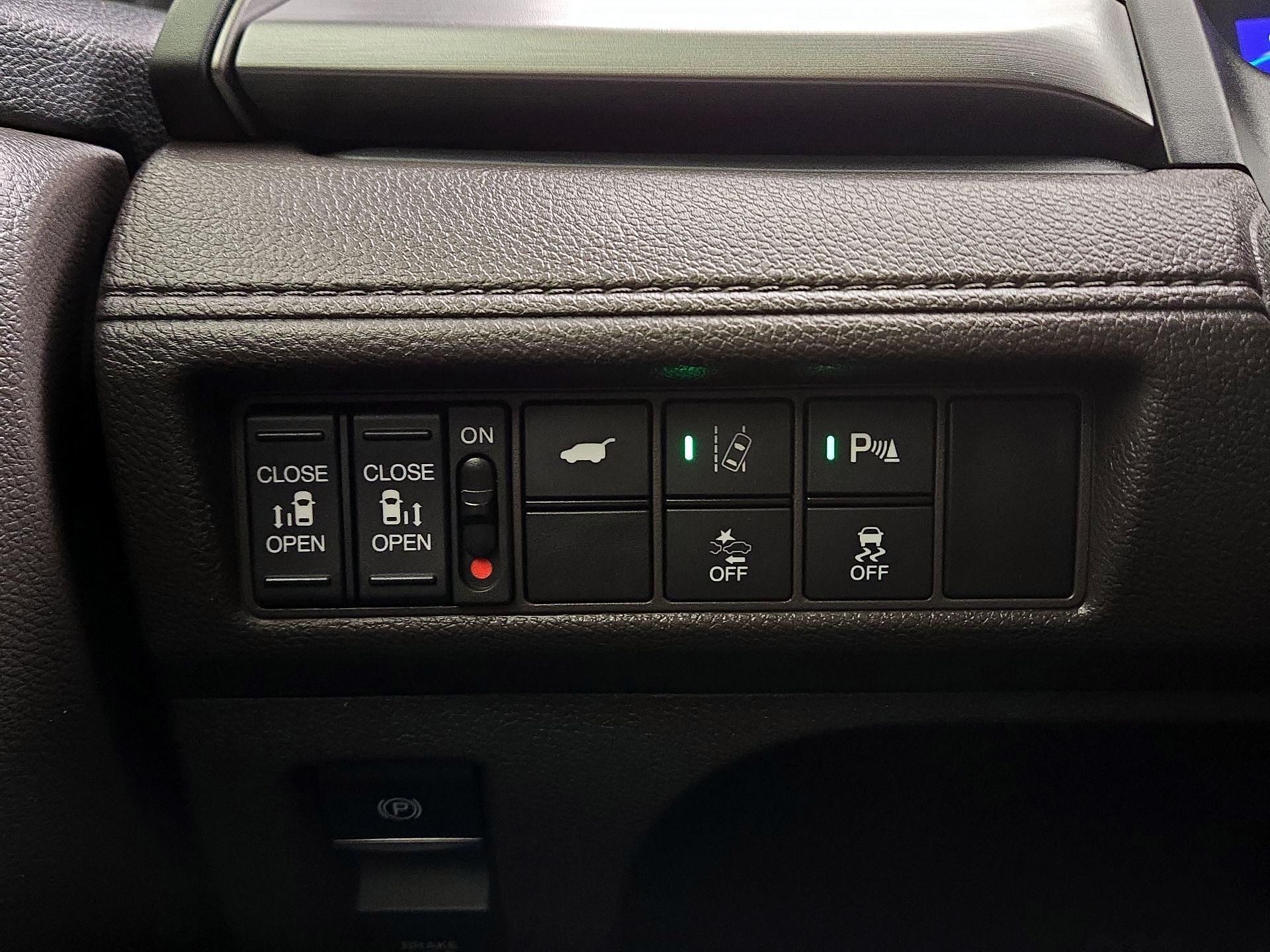 Thumbnail: 2019 Honda Odyssey - 13