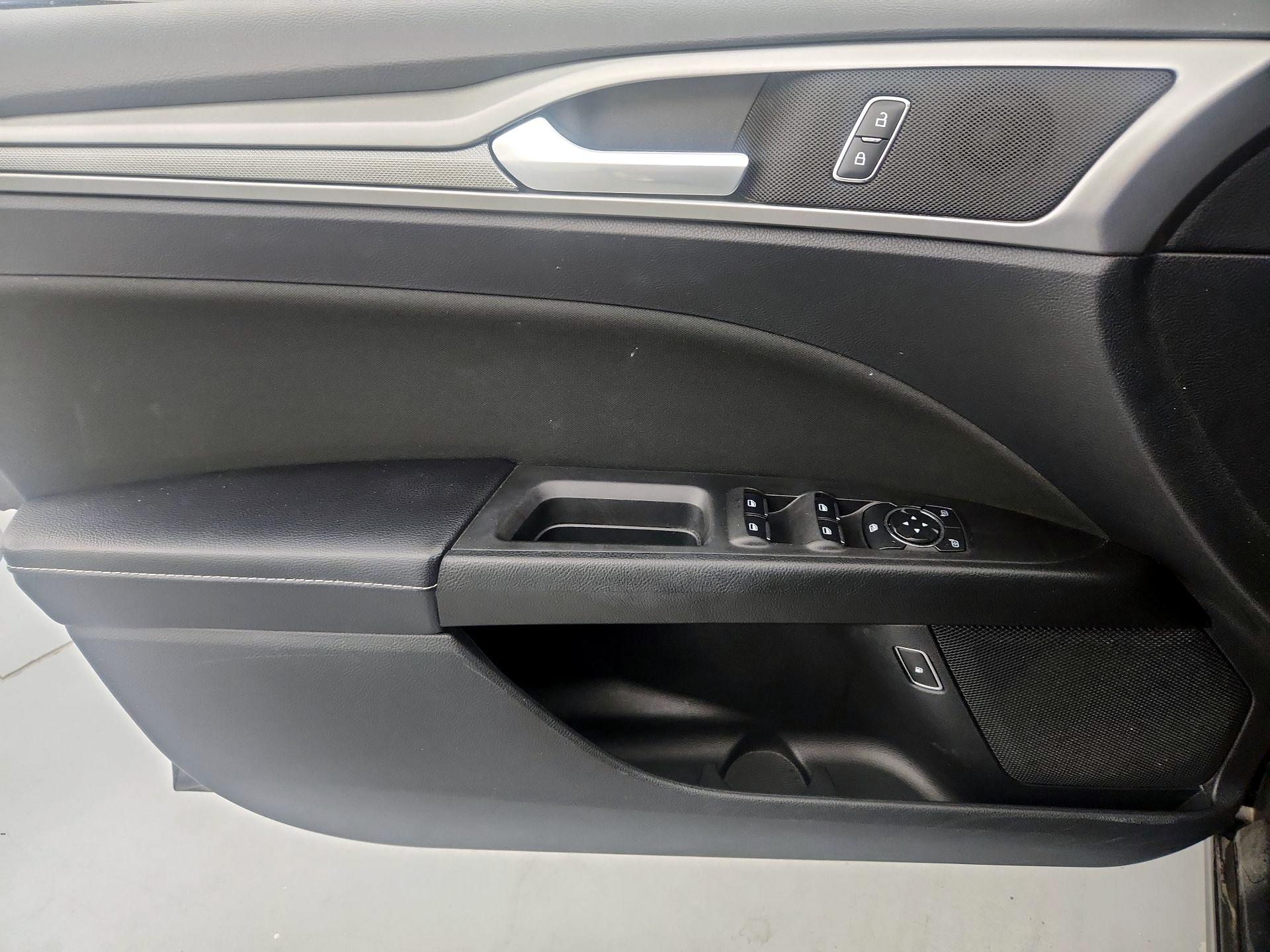 Thumbnail: 2020 Ford Fusion - 12