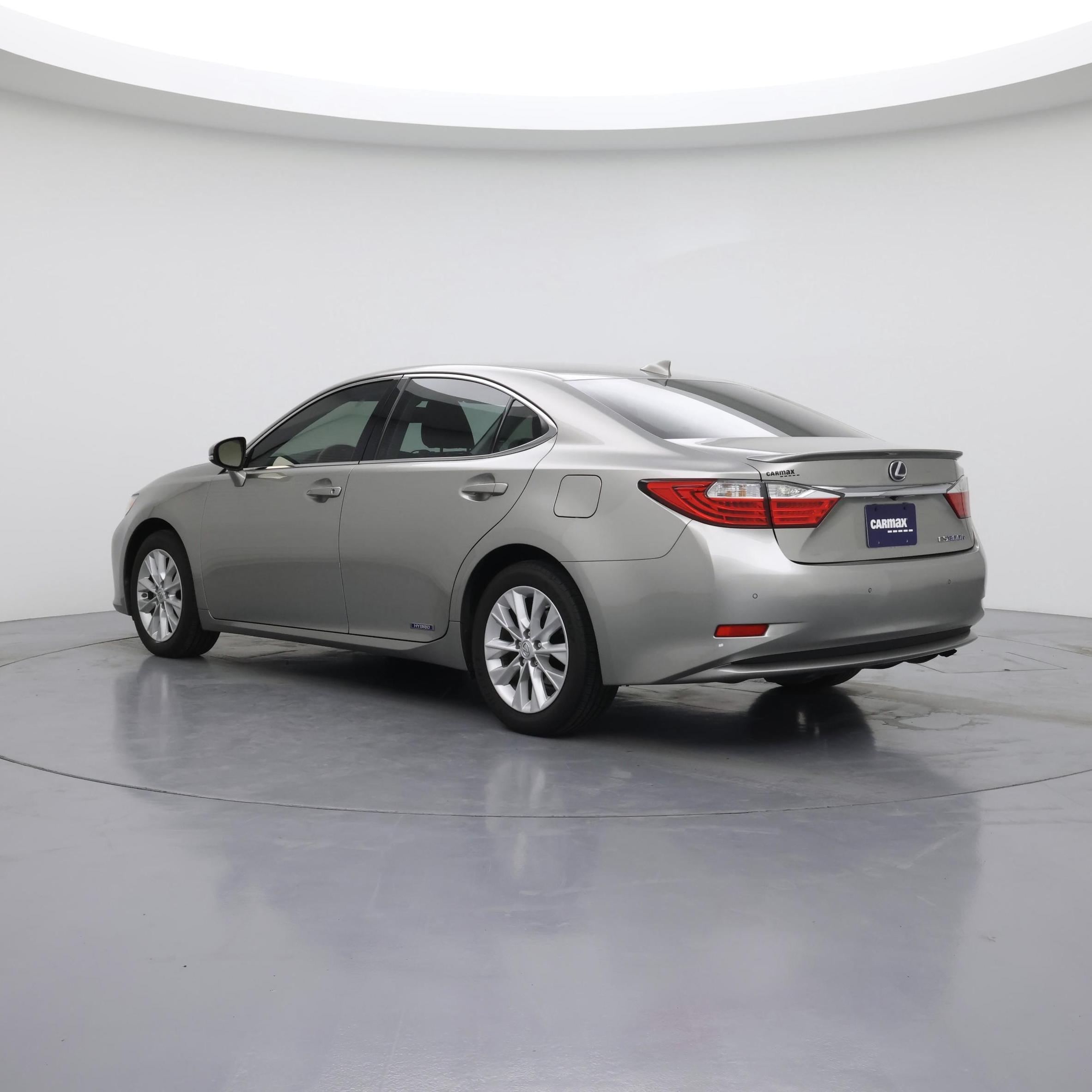 Thumbnail: 2015 Lexus ES - 2