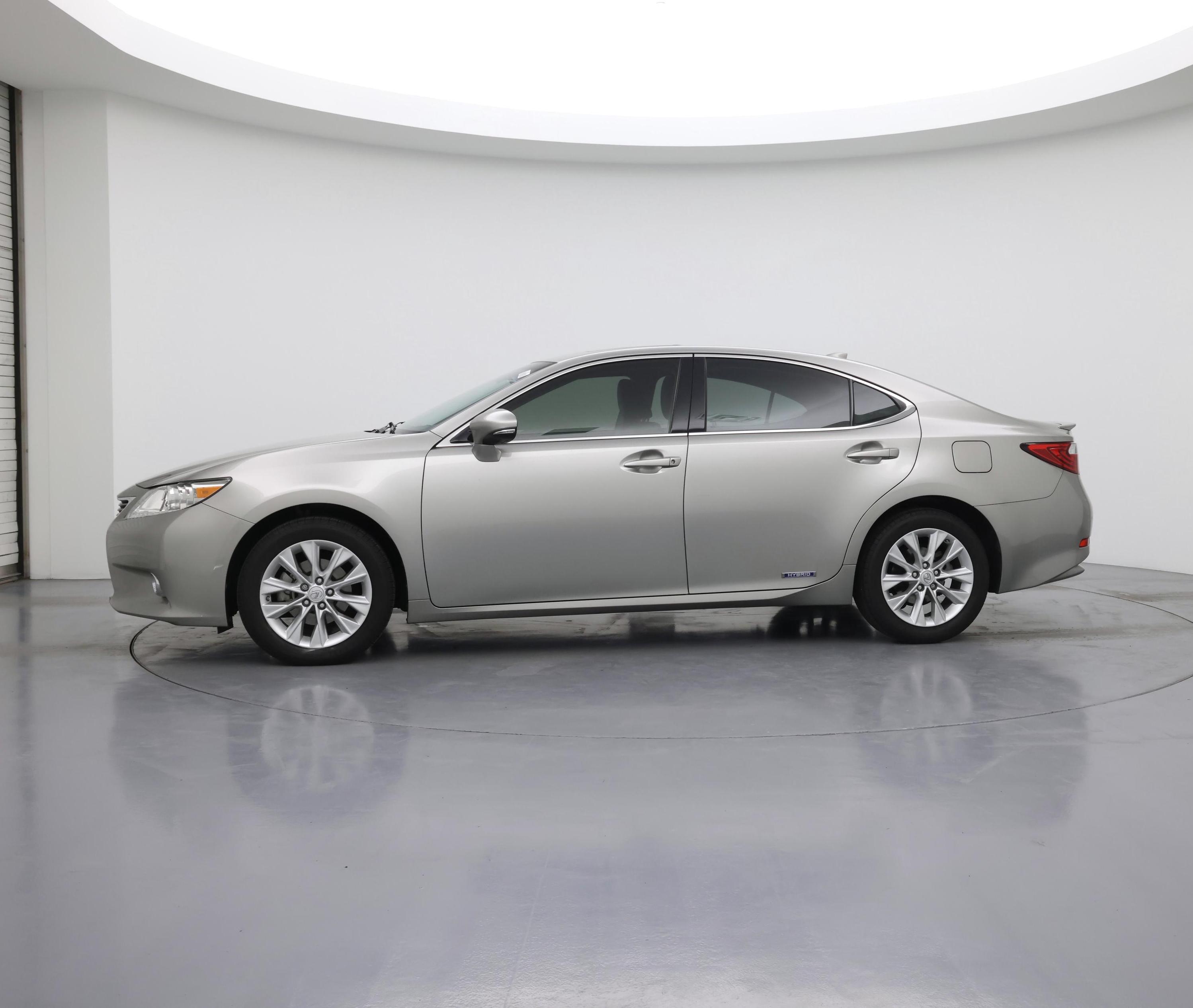 Thumbnail: 2015 Lexus ES - 3