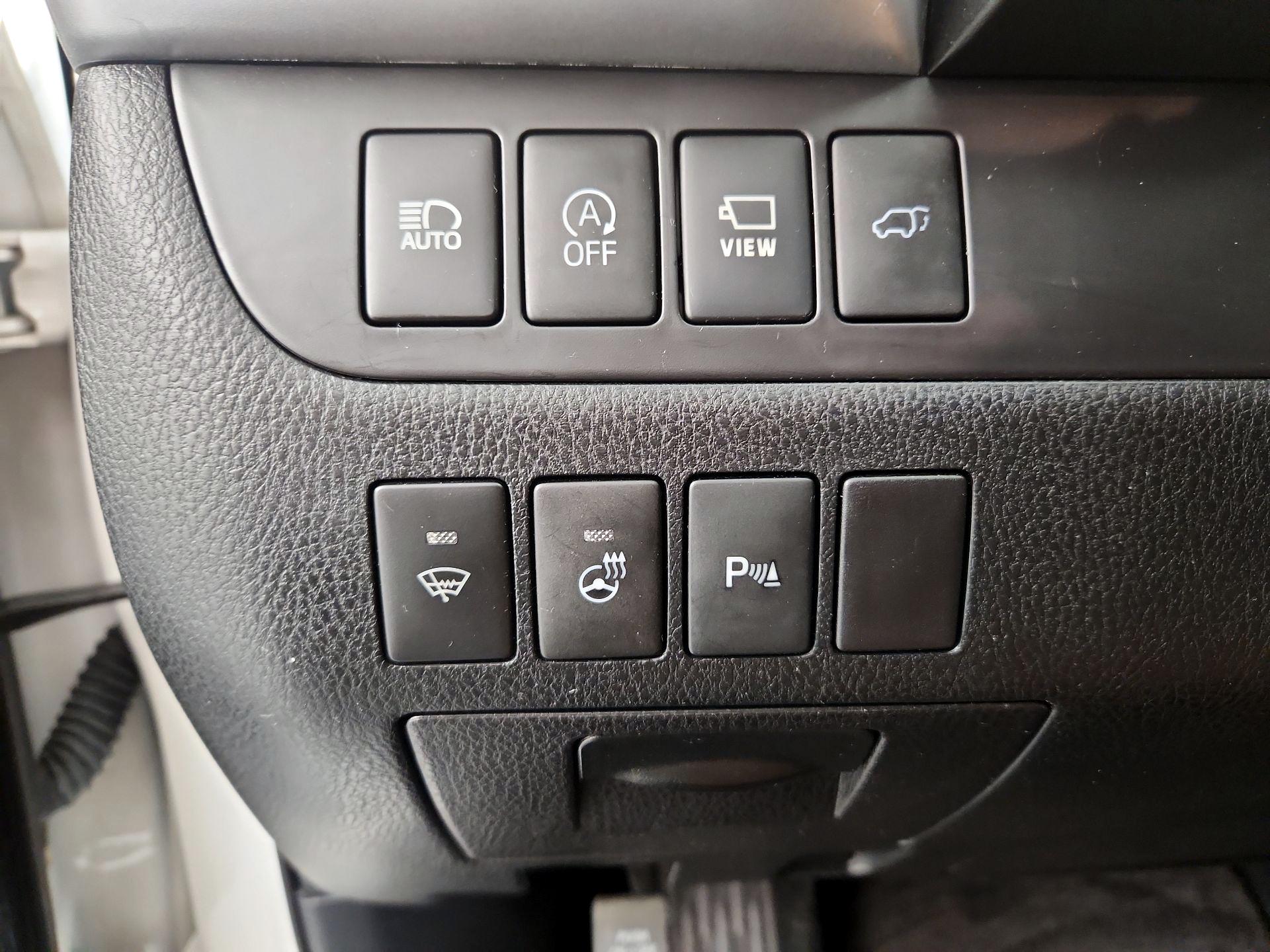 Thumbnail: 2017 Toyota Highlander - 13