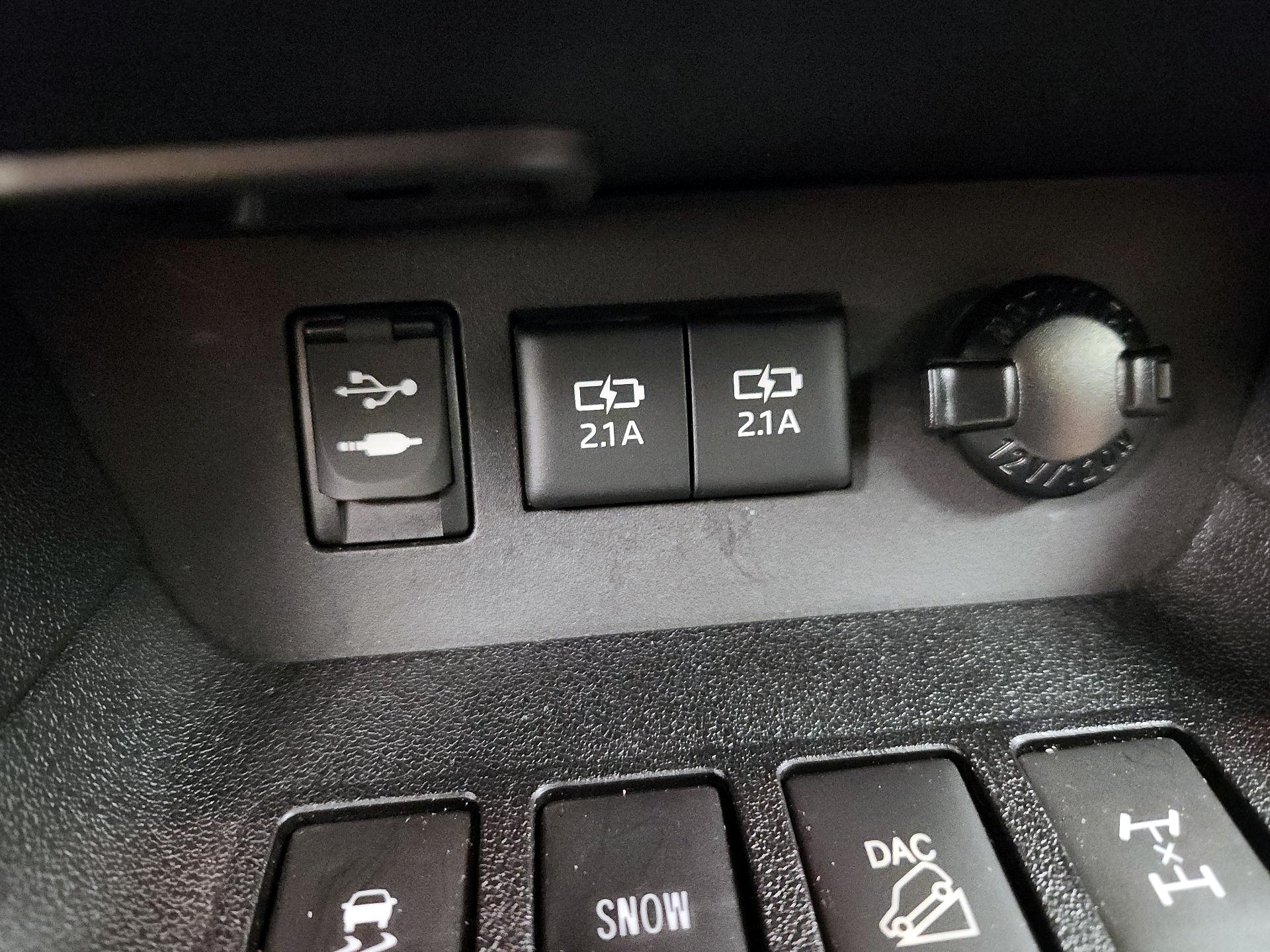 Thumbnail: 2017 Toyota Highlander - 18