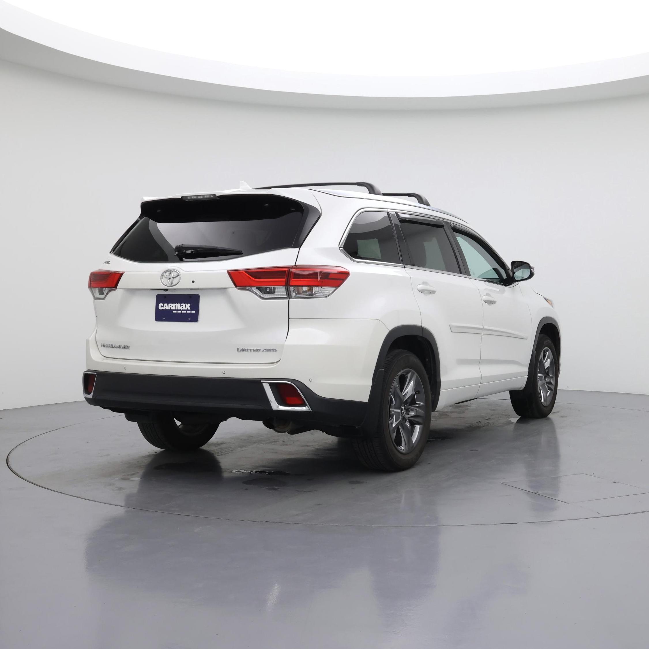 Thumbnail: 2017 Toyota Highlander - 8