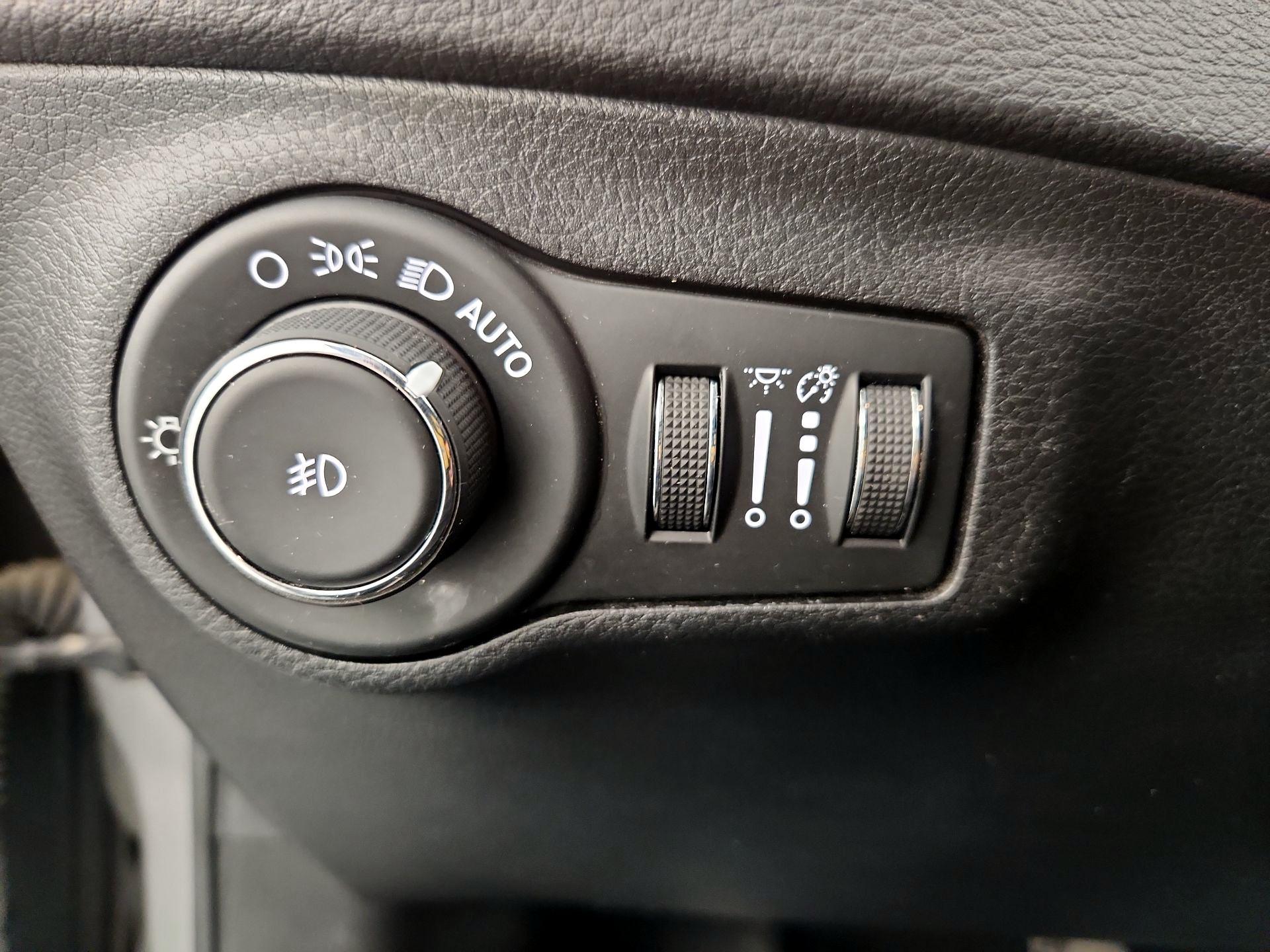 Thumbnail: 2019 Jeep Compass - 13