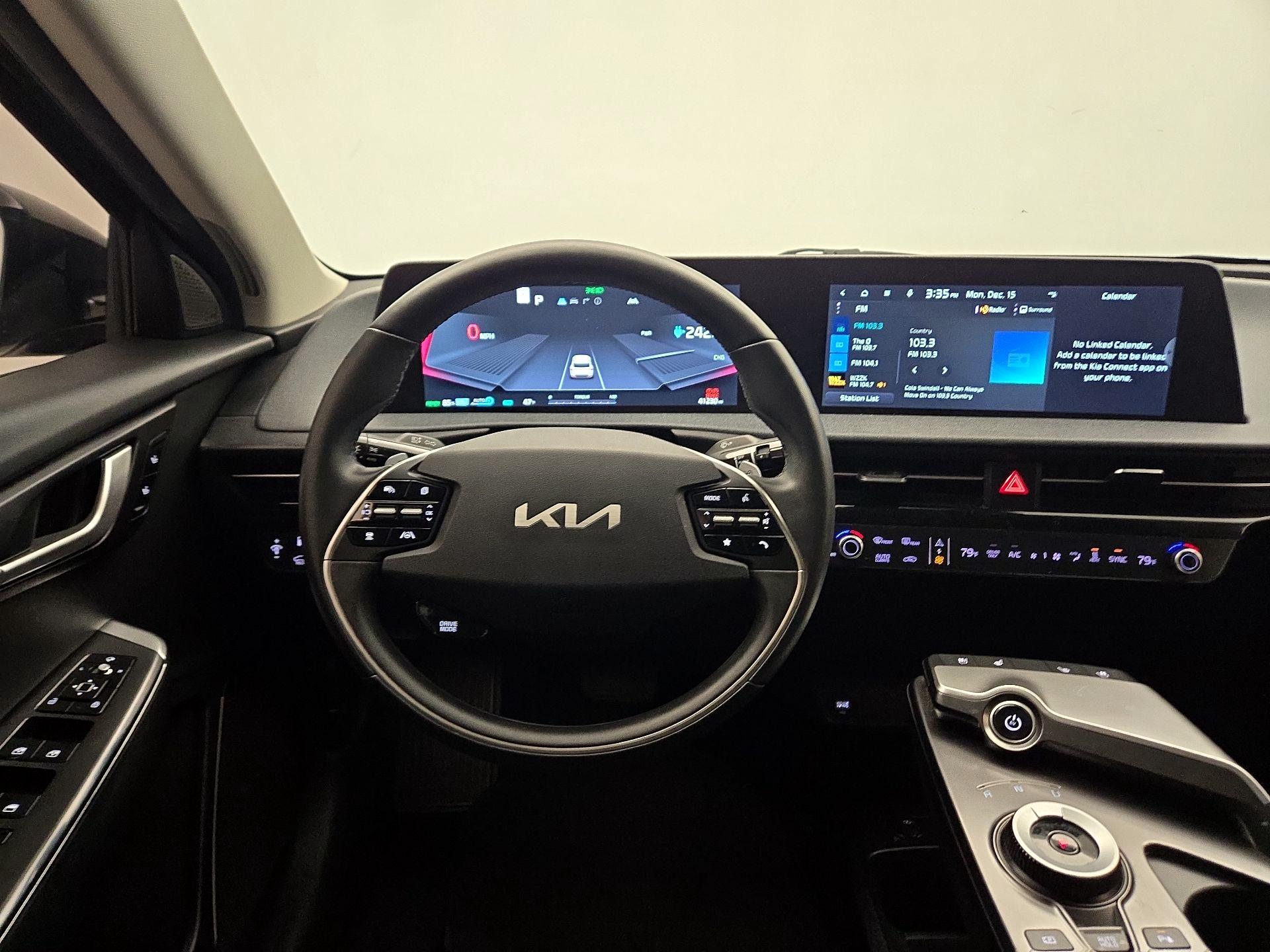 Thumbnail: 2022 Kia EV6 - 10