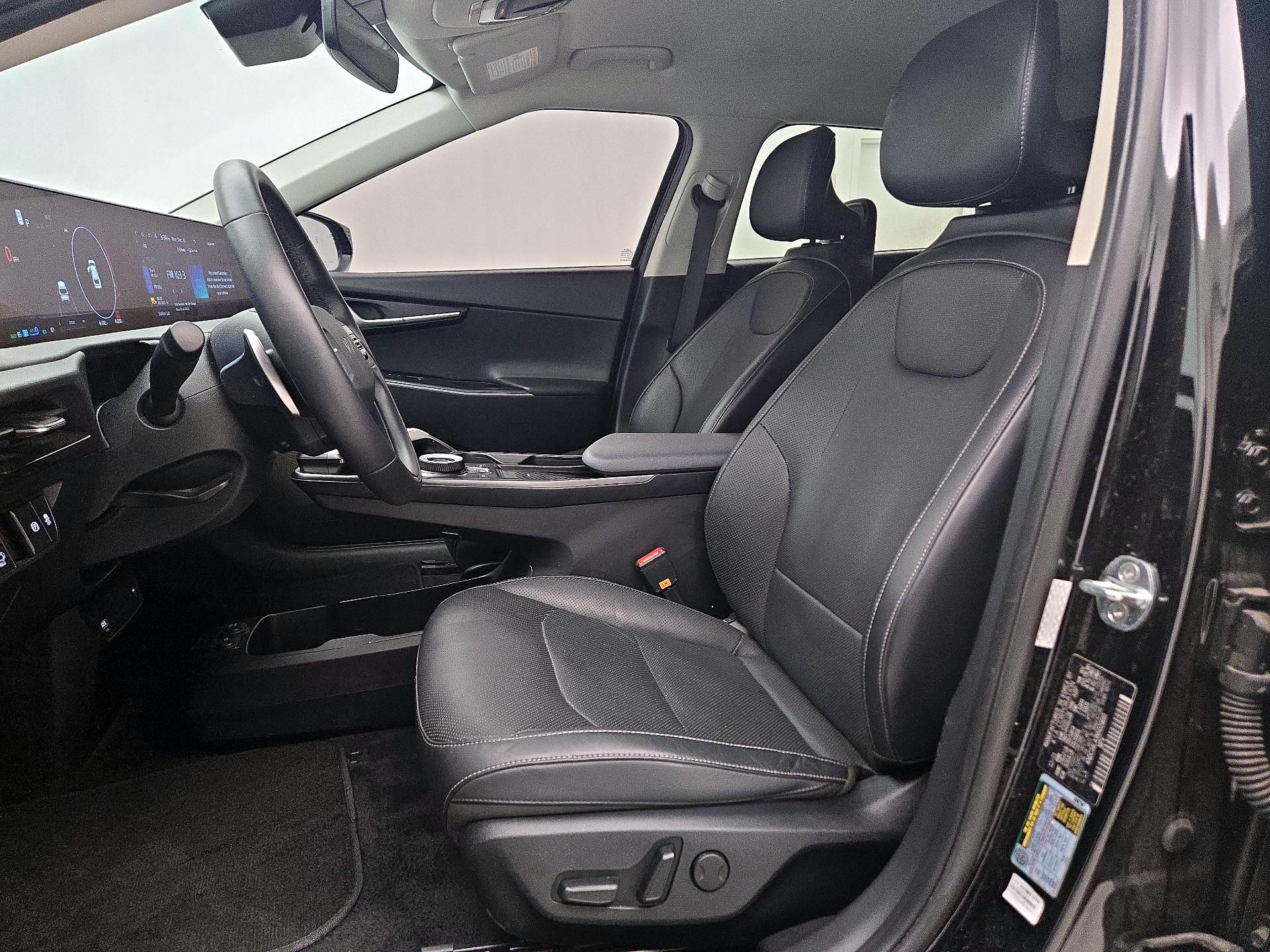 Thumbnail: 2022 Kia EV6 - 11