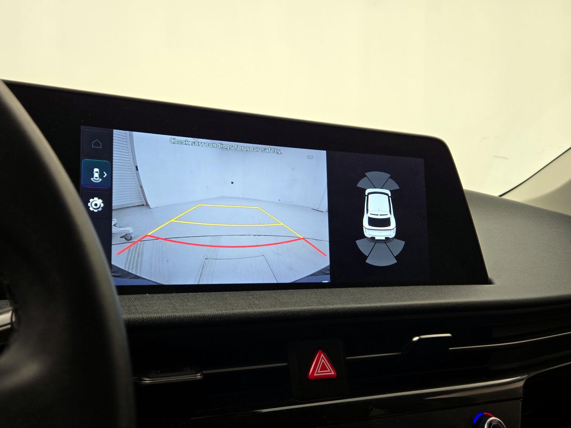 Thumbnail: 2022 Kia EV6 - 14