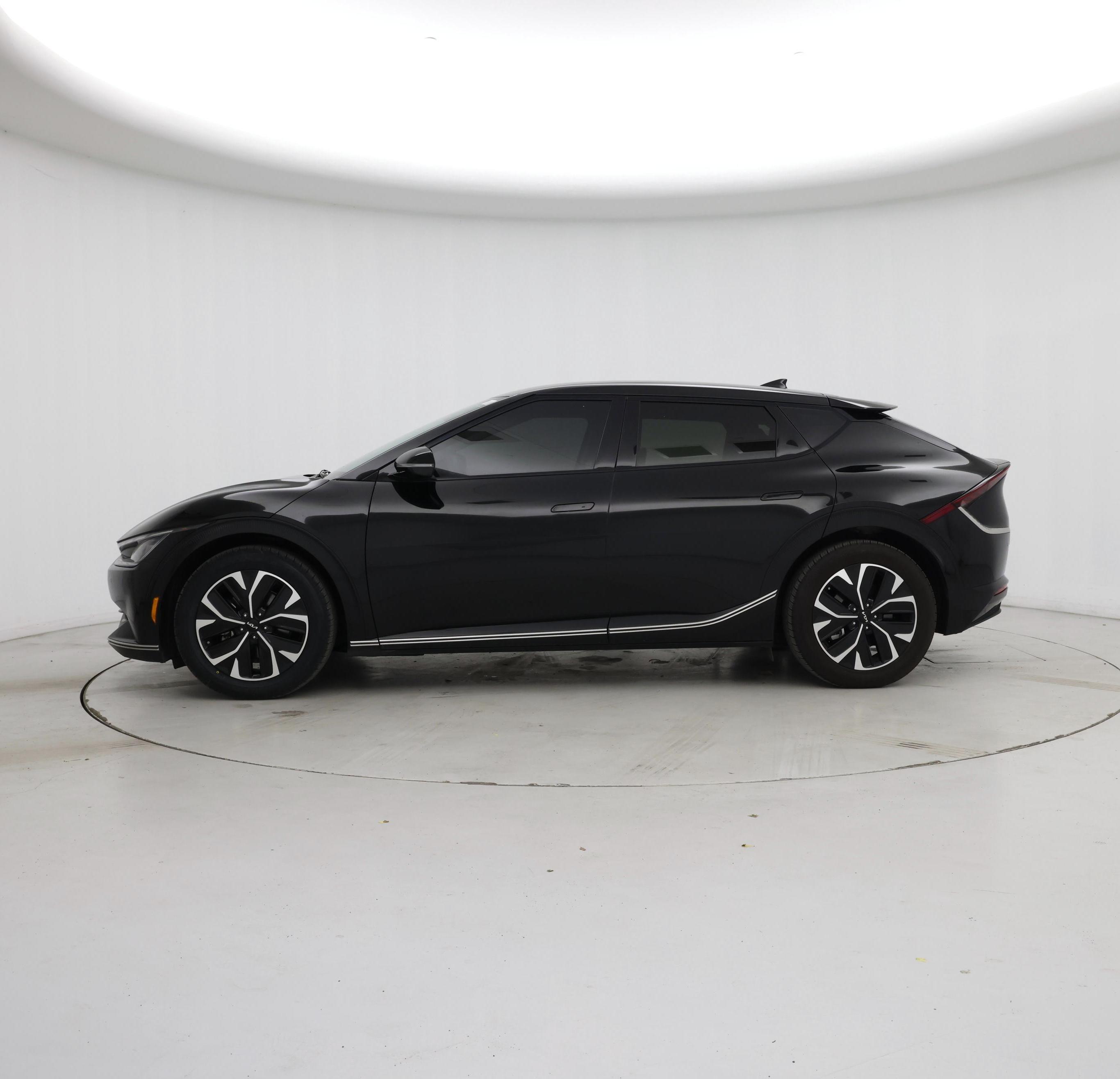 Thumbnail: 2022 Kia EV6 - 3