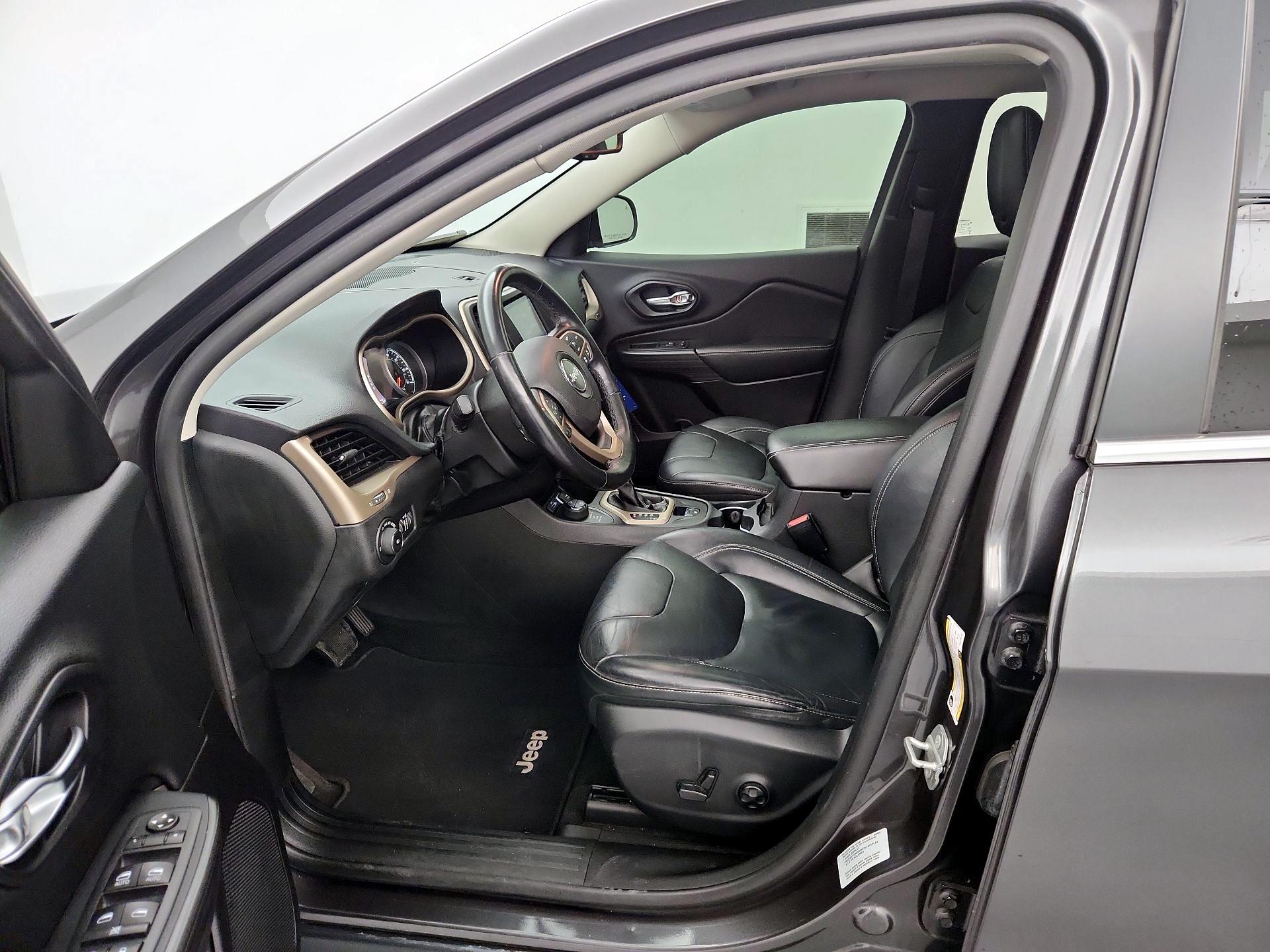 Thumbnail: 2015 Jeep Cherokee - 11