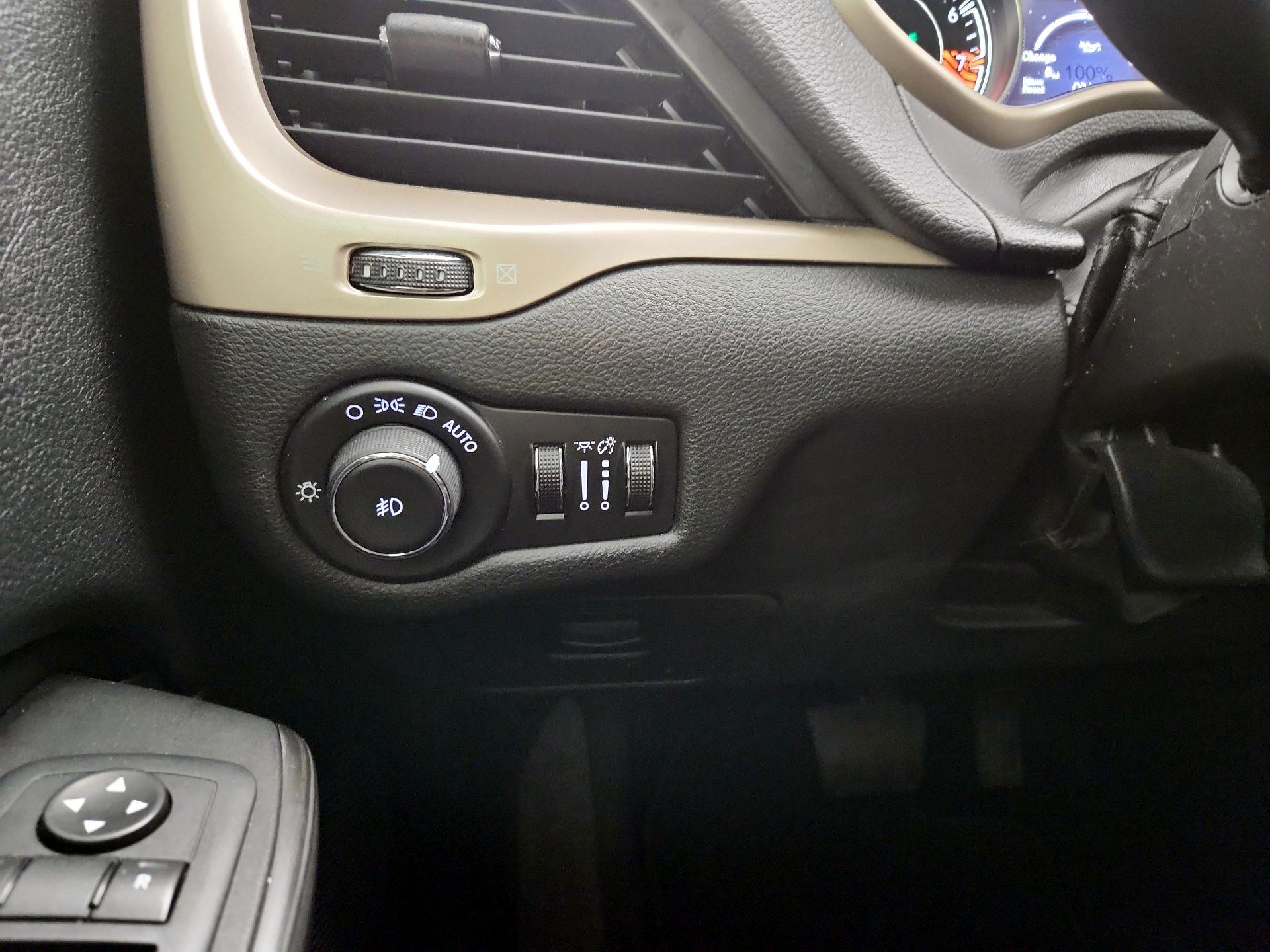 Thumbnail: 2015 Jeep Cherokee - 13