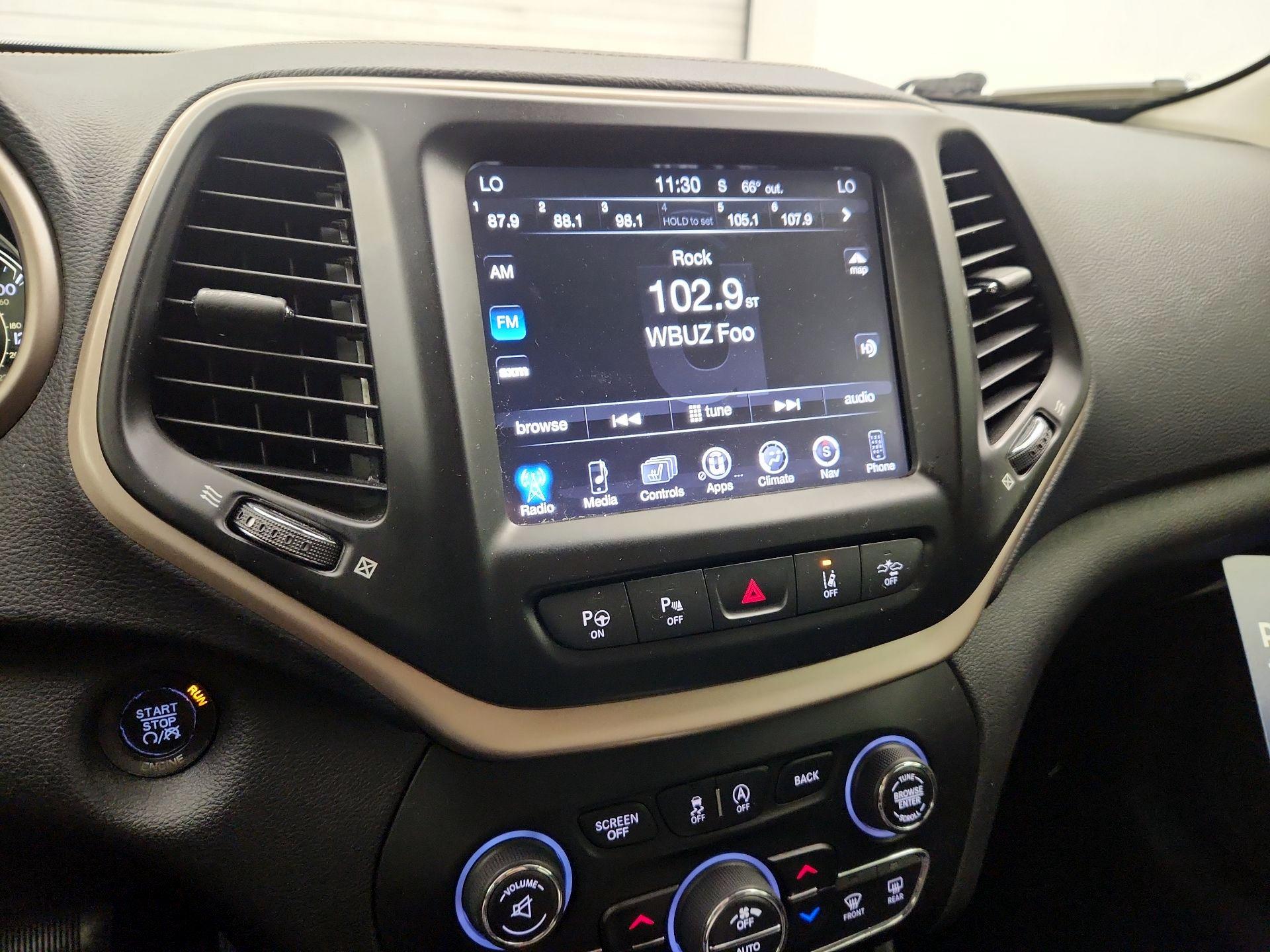 Thumbnail: 2015 Jeep Cherokee - 16