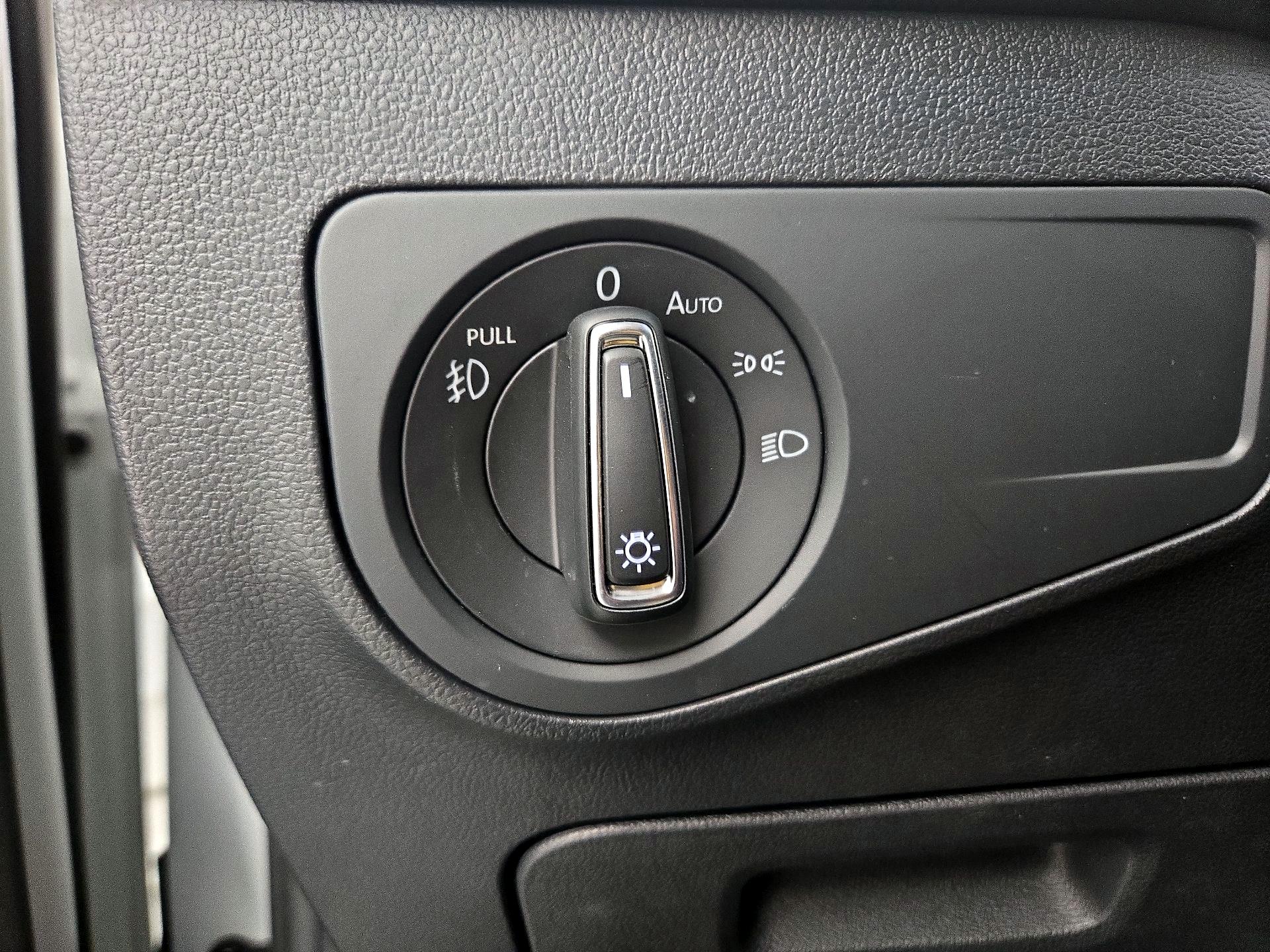 Thumbnail: 2021 Volkswagen Tiguan - 13