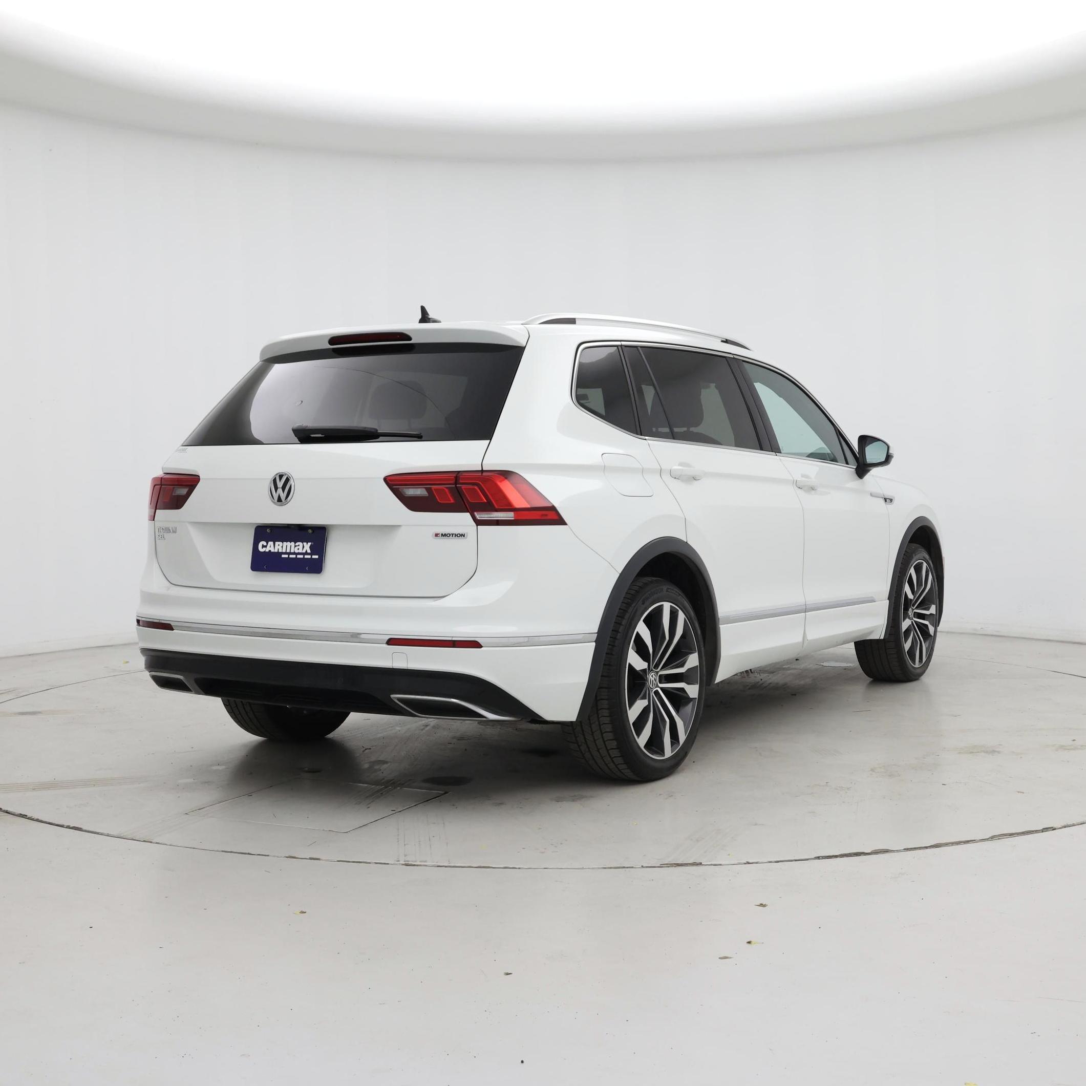 Thumbnail: 2021 Volkswagen Tiguan - 8