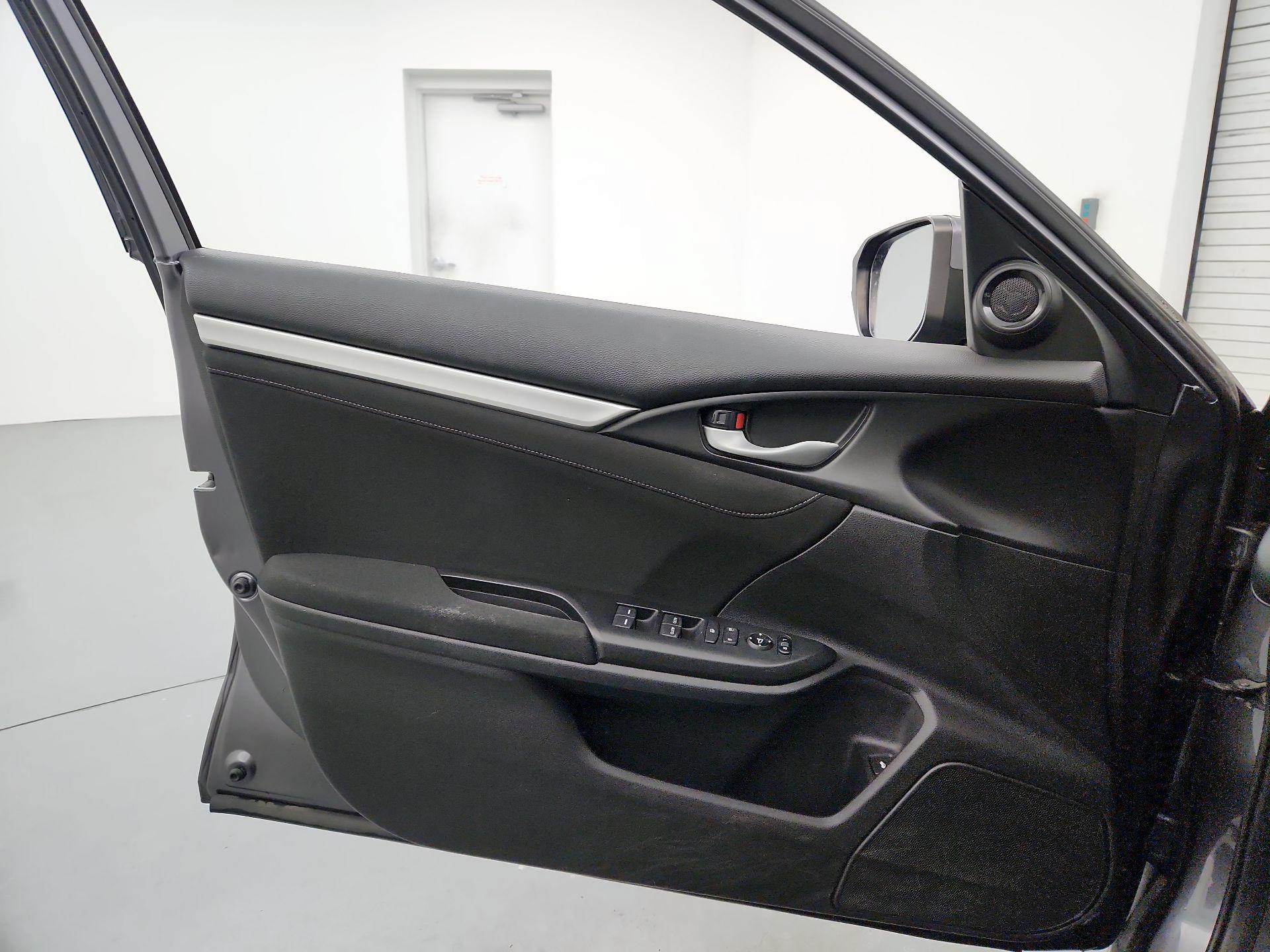 Thumbnail: 2018 Honda Civic - 12