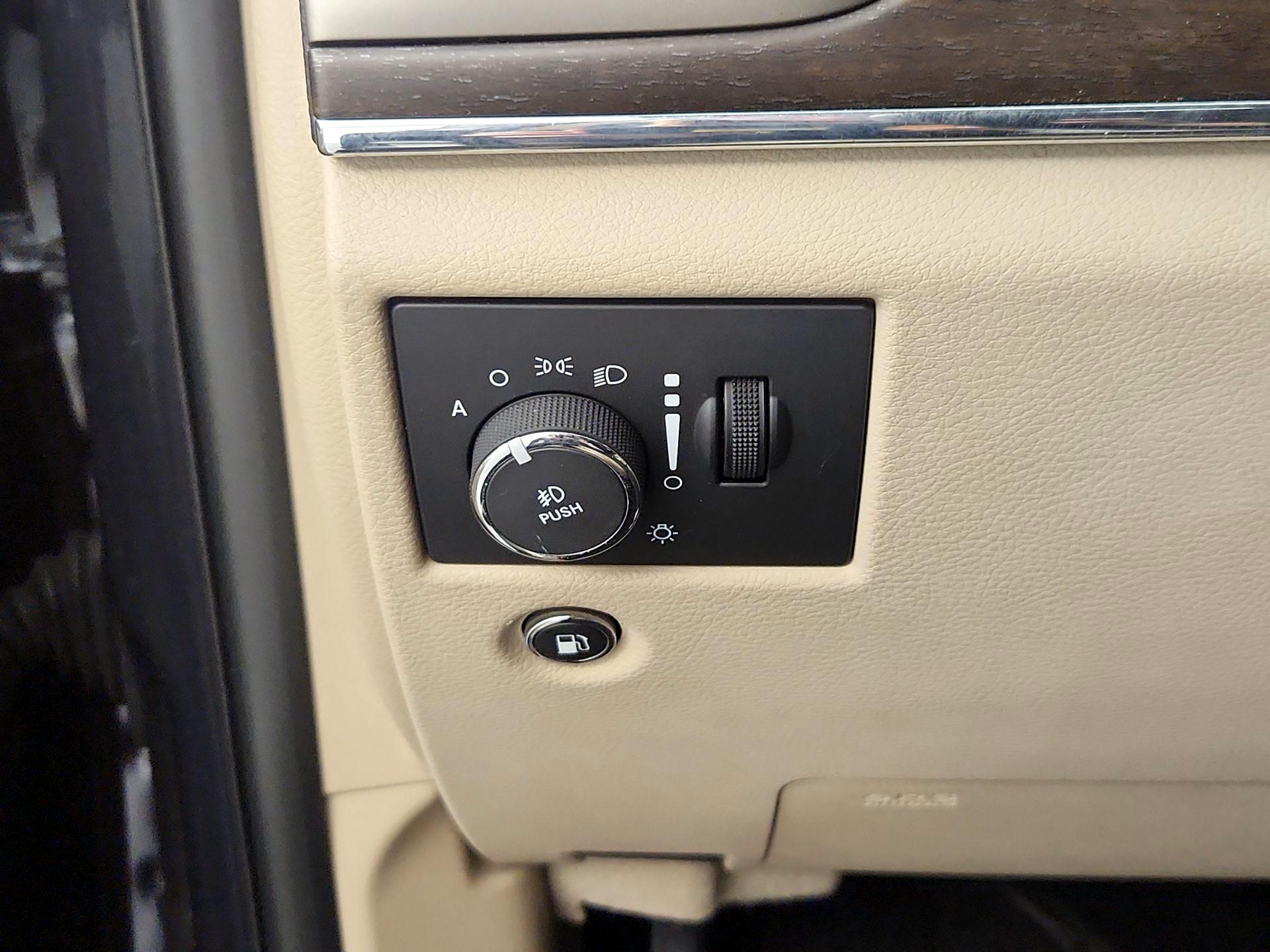 Thumbnail: 2016 Jeep Grand Cherokee - 13