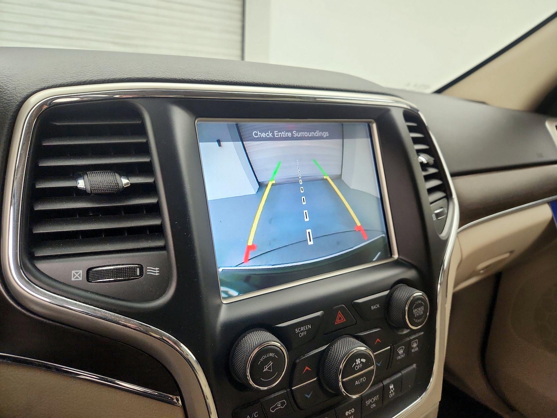 Thumbnail: 2016 Jeep Grand Cherokee - 14