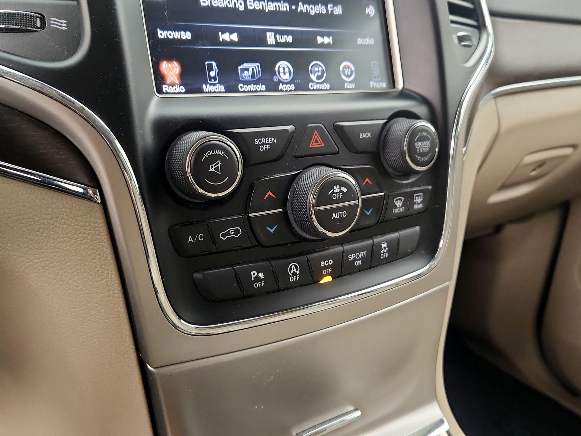 Thumbnail: 2016 Jeep Grand Cherokee - 16