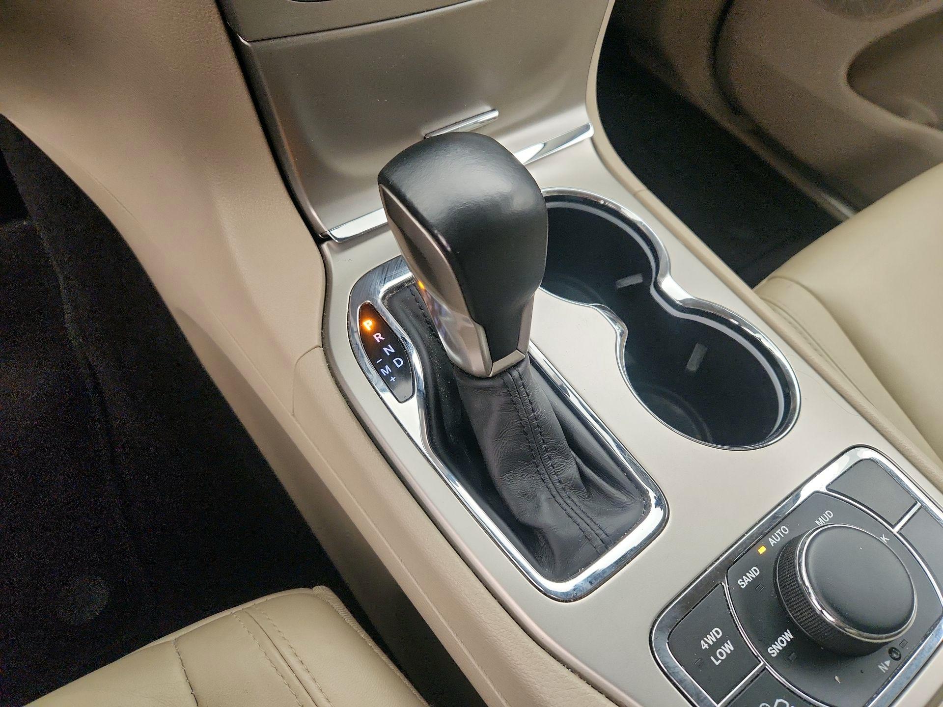 Thumbnail: 2016 Jeep Grand Cherokee - 17