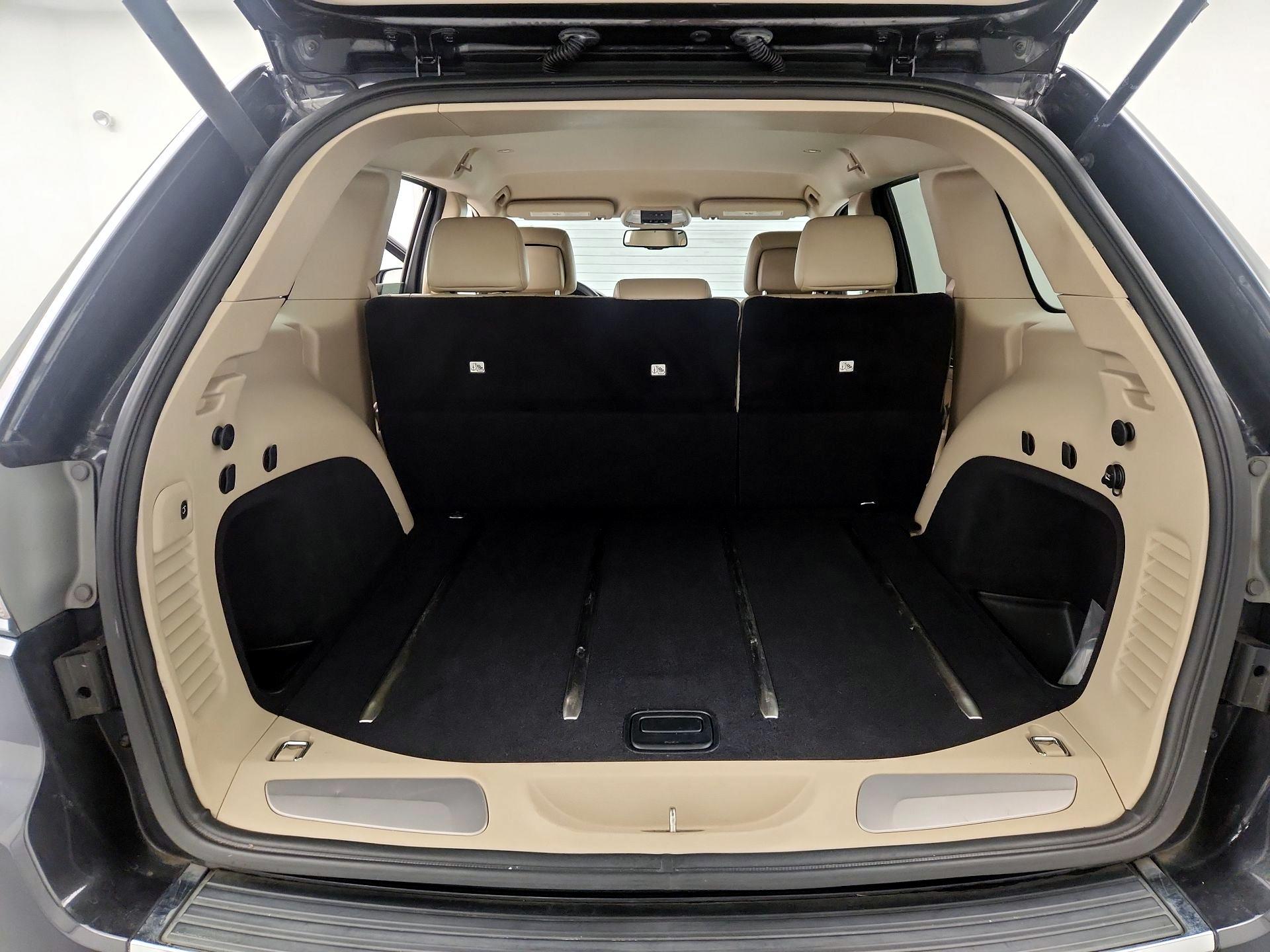 Thumbnail: 2016 Jeep Grand Cherokee - 20