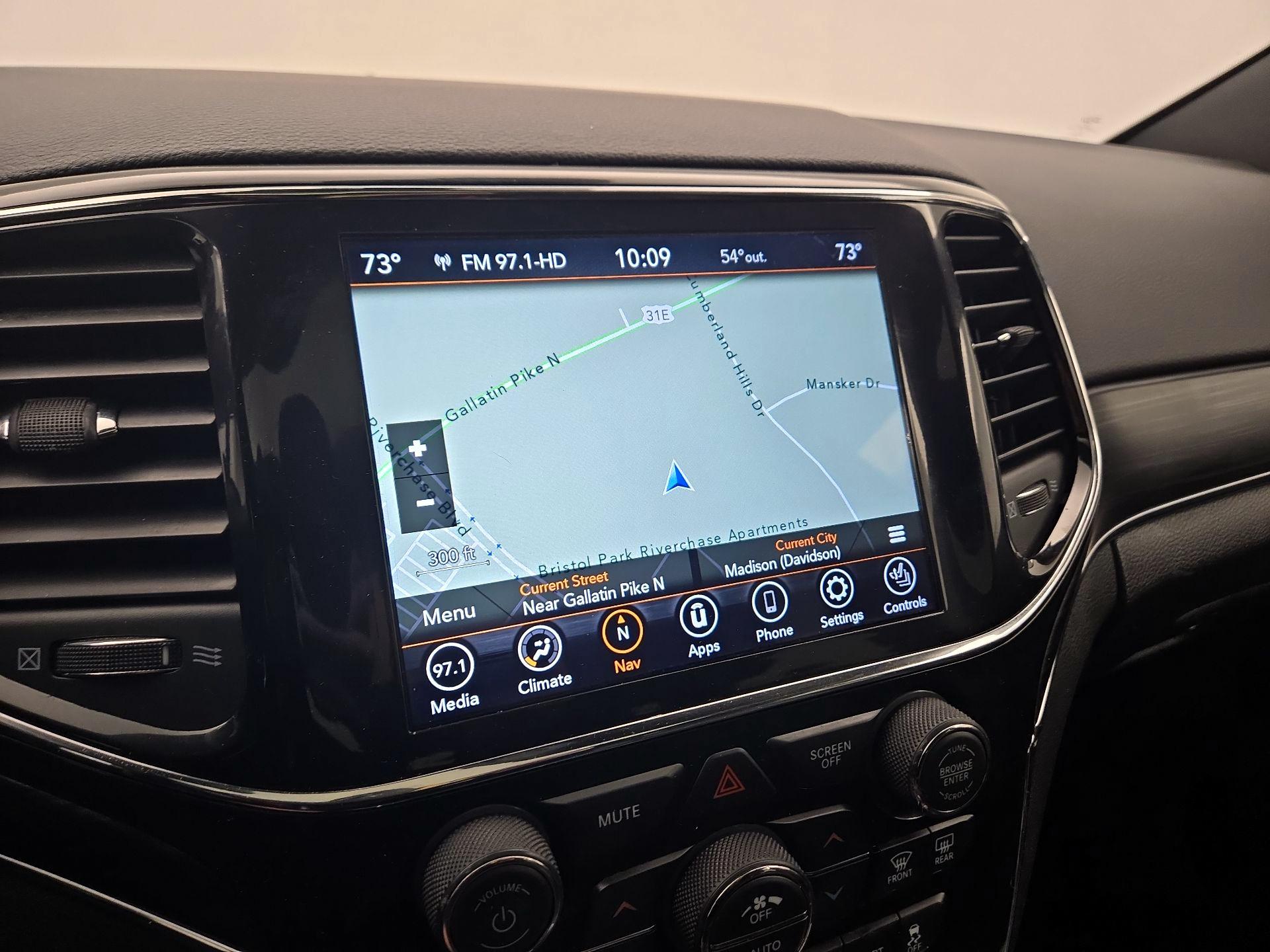 Thumbnail: 2021 Jeep Grand Cherokee - 14