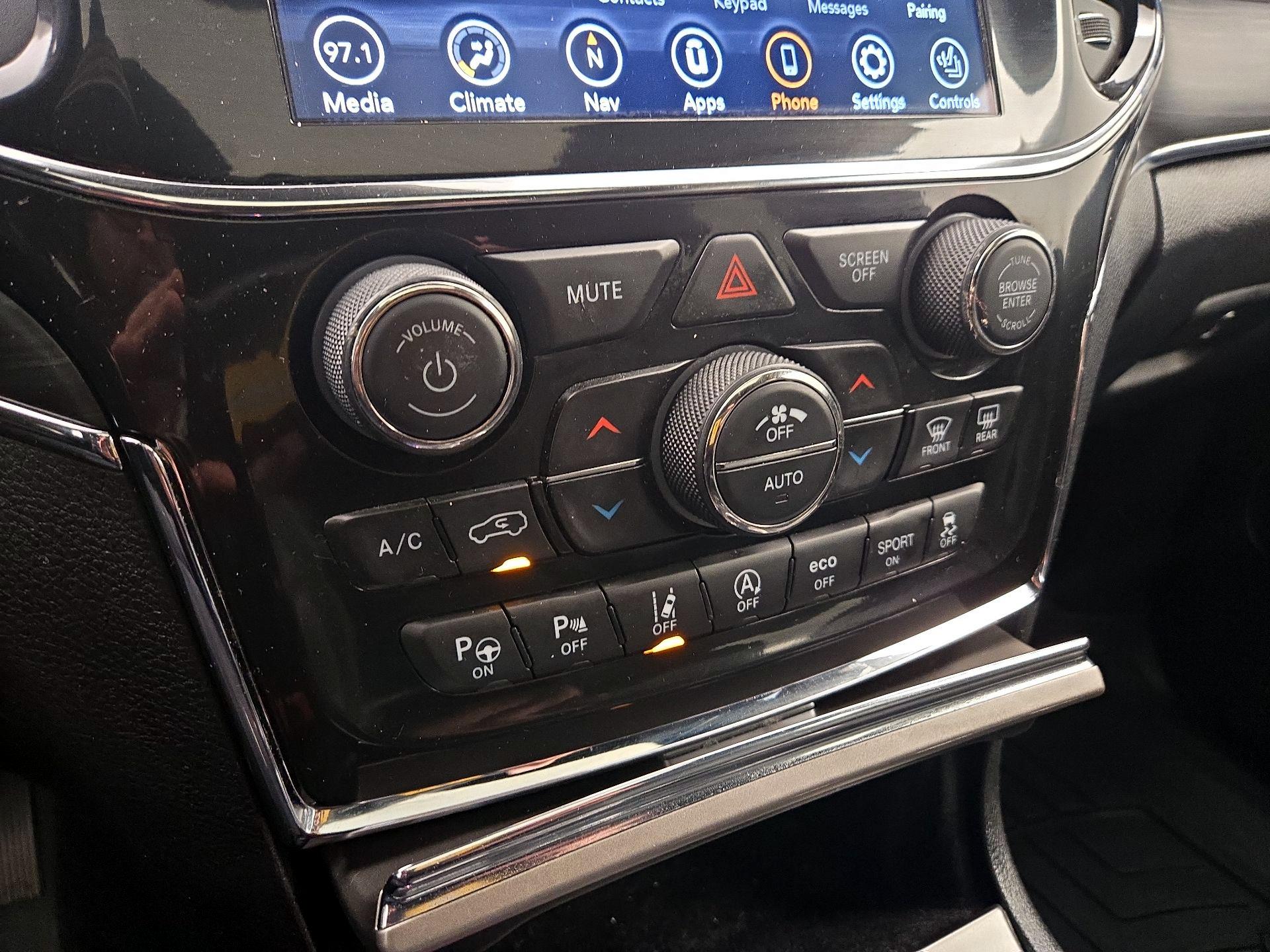 Thumbnail: 2021 Jeep Grand Cherokee - 17