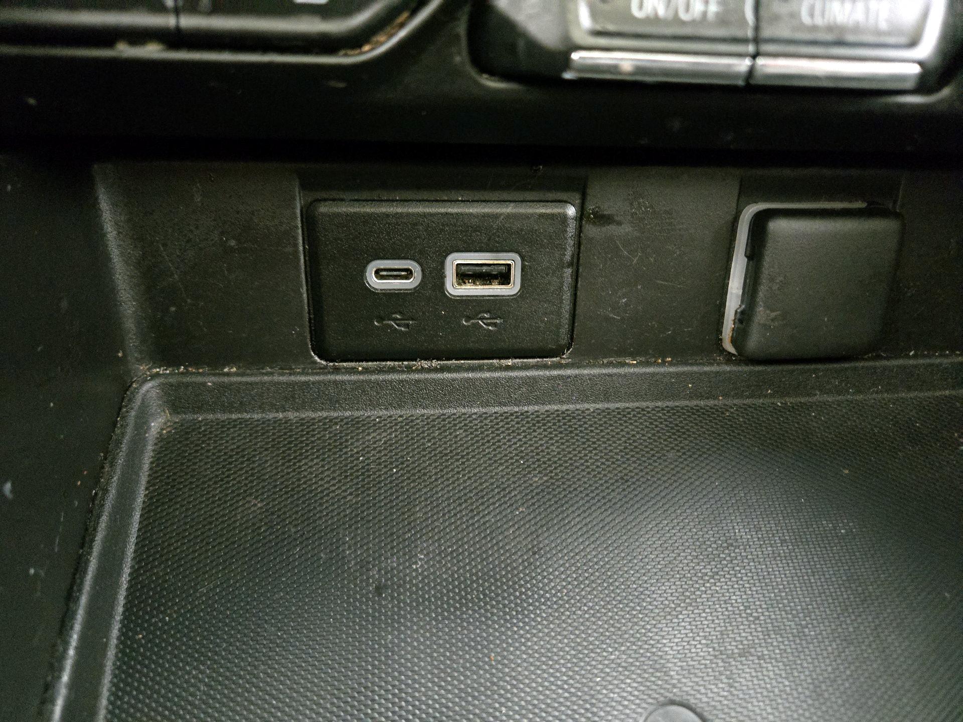 Thumbnail: 2021 Chevrolet Tahoe - 18