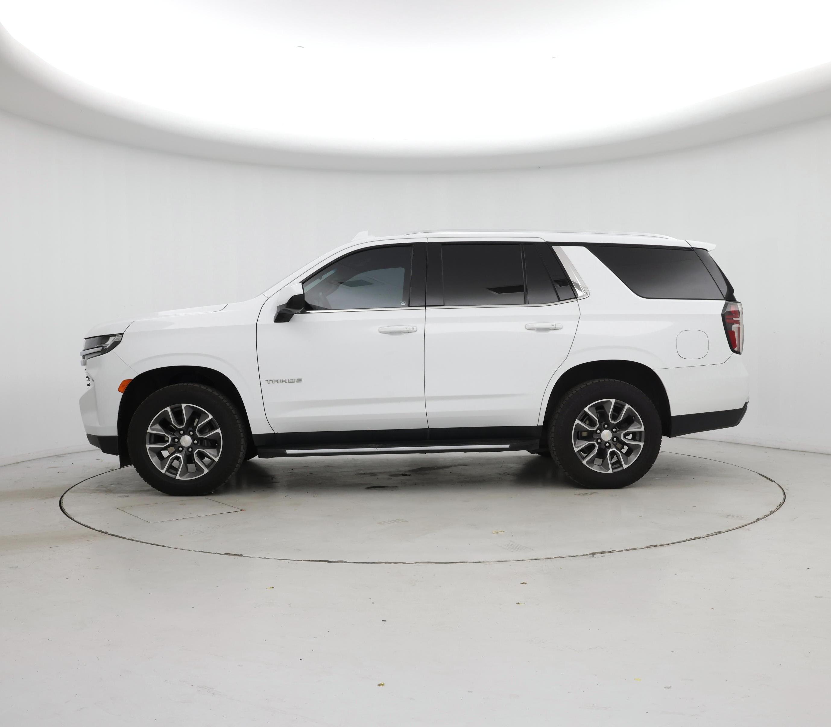 Thumbnail: 2021 Chevrolet Tahoe - 3