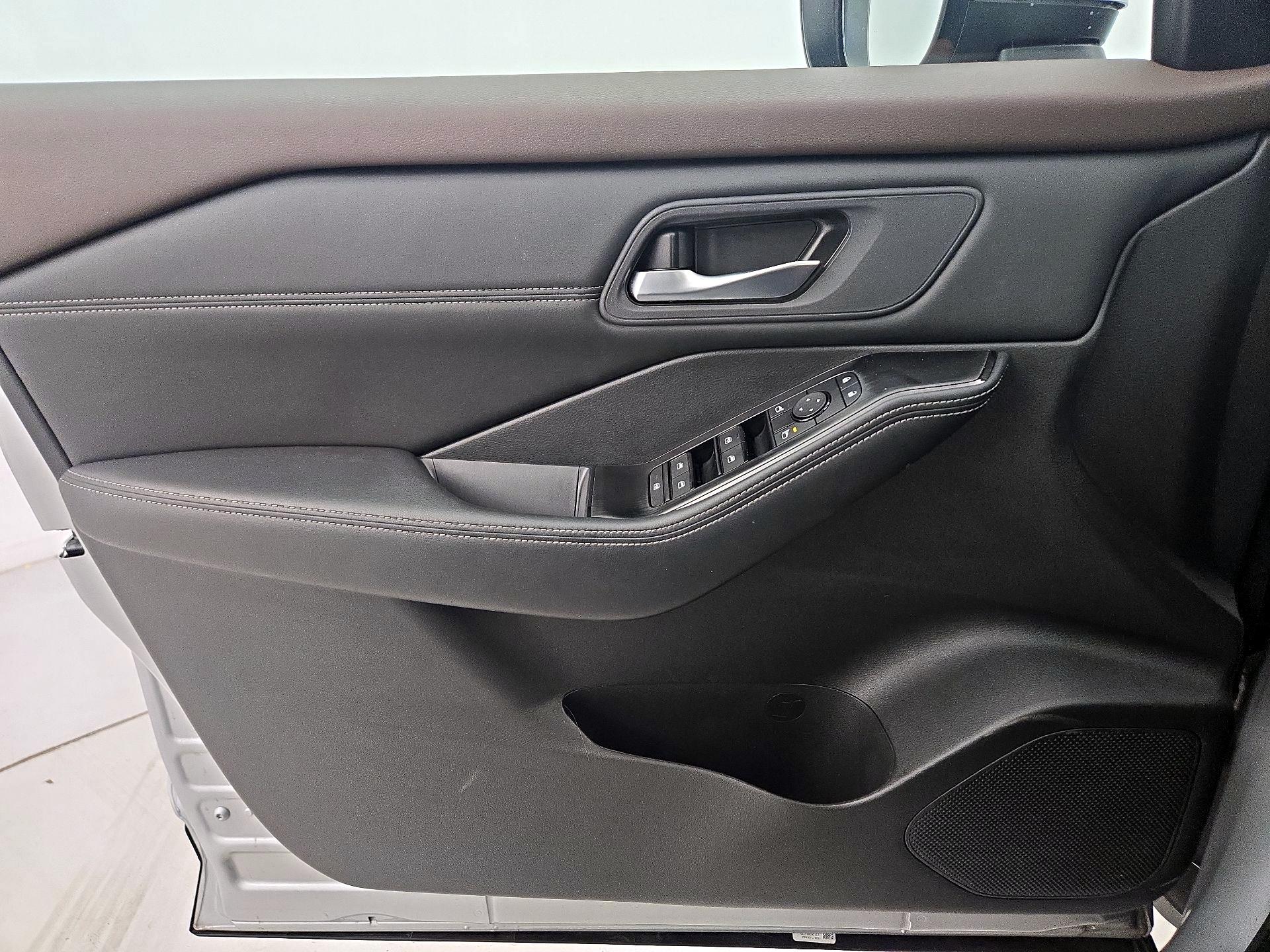 Thumbnail: 2023 Nissan Rogue - 12