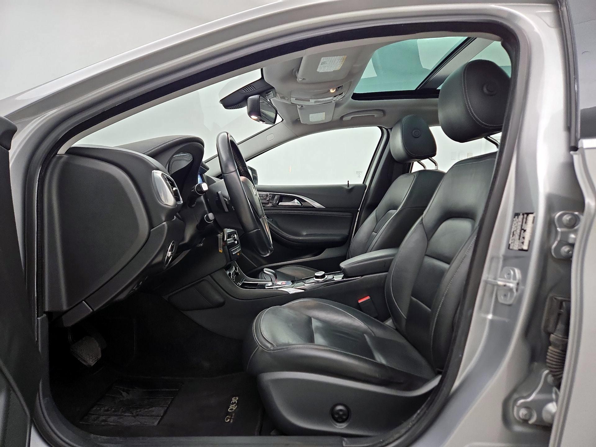 Thumbnail: 2017 INFINITI QX30 - 11