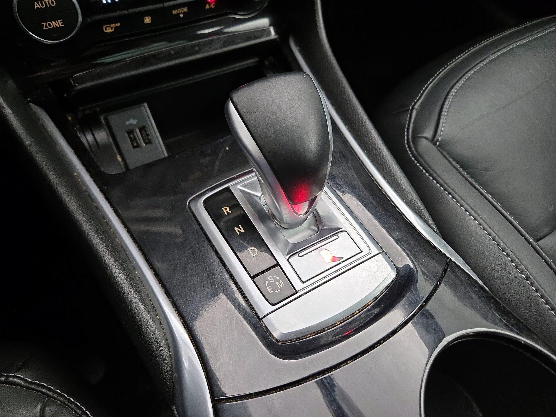 Thumbnail: 2017 INFINITI QX30 - 18