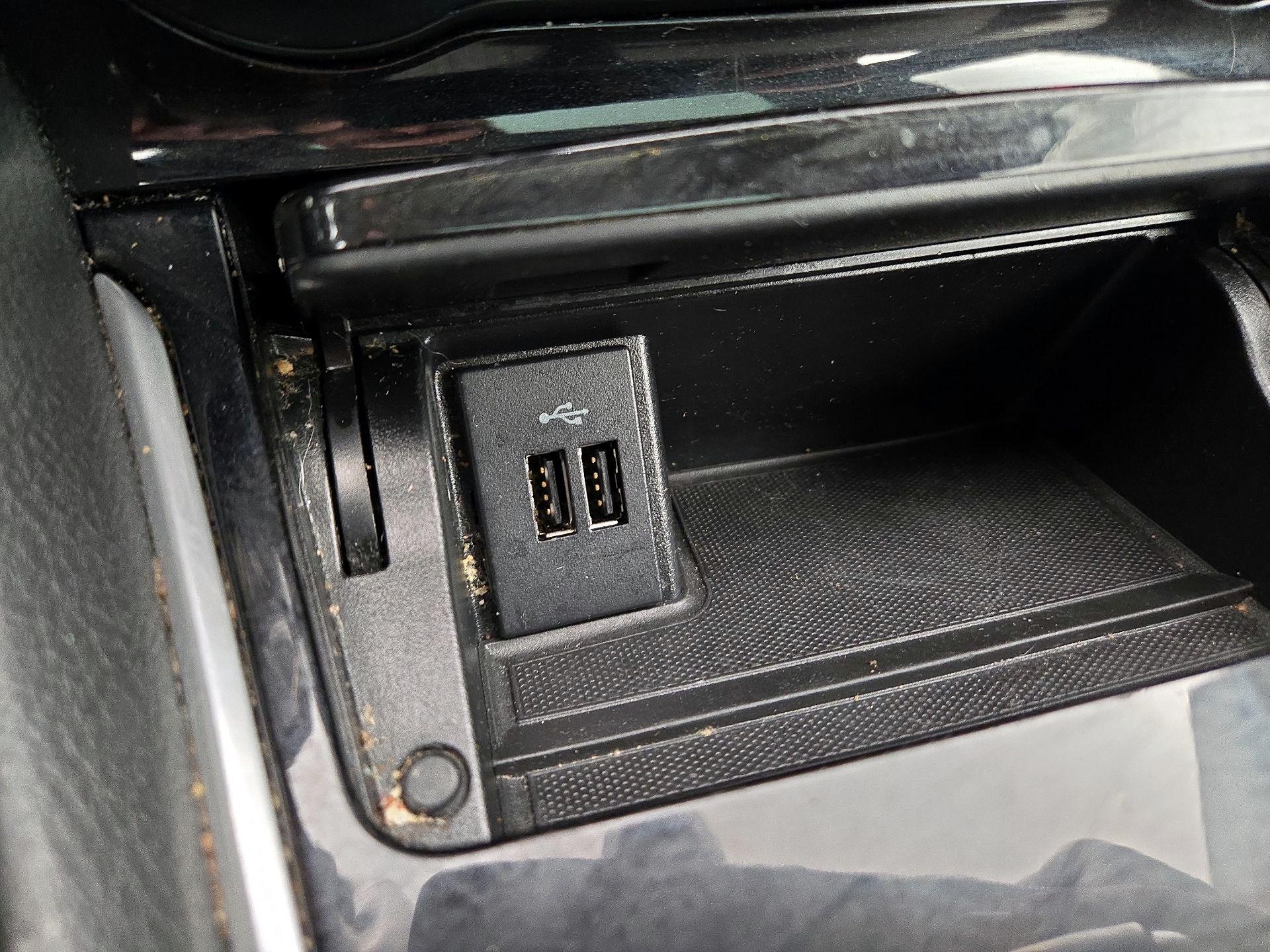 Thumbnail: 2017 INFINITI QX30 - 19