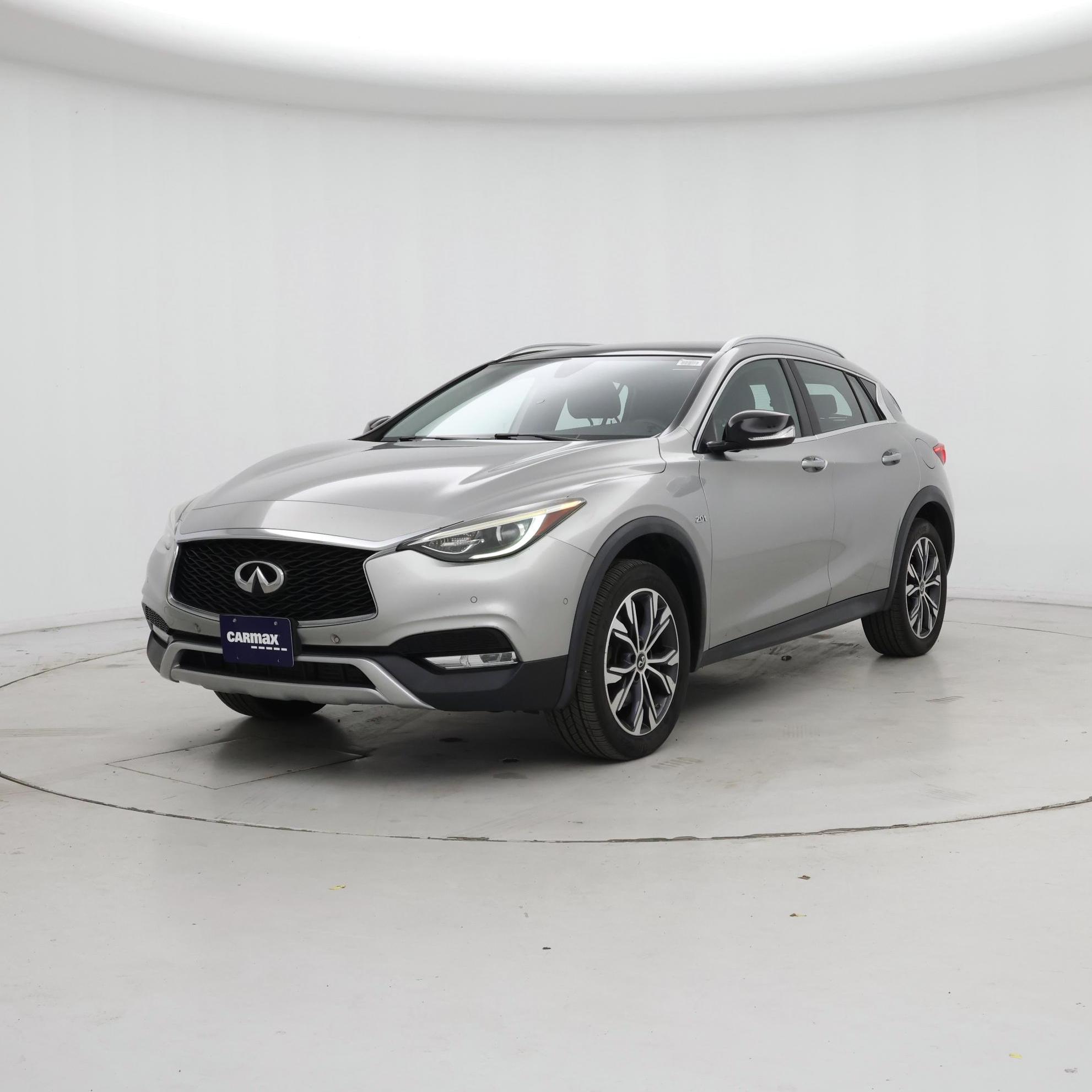 Thumbnail: 2017 INFINITI QX30 - 4