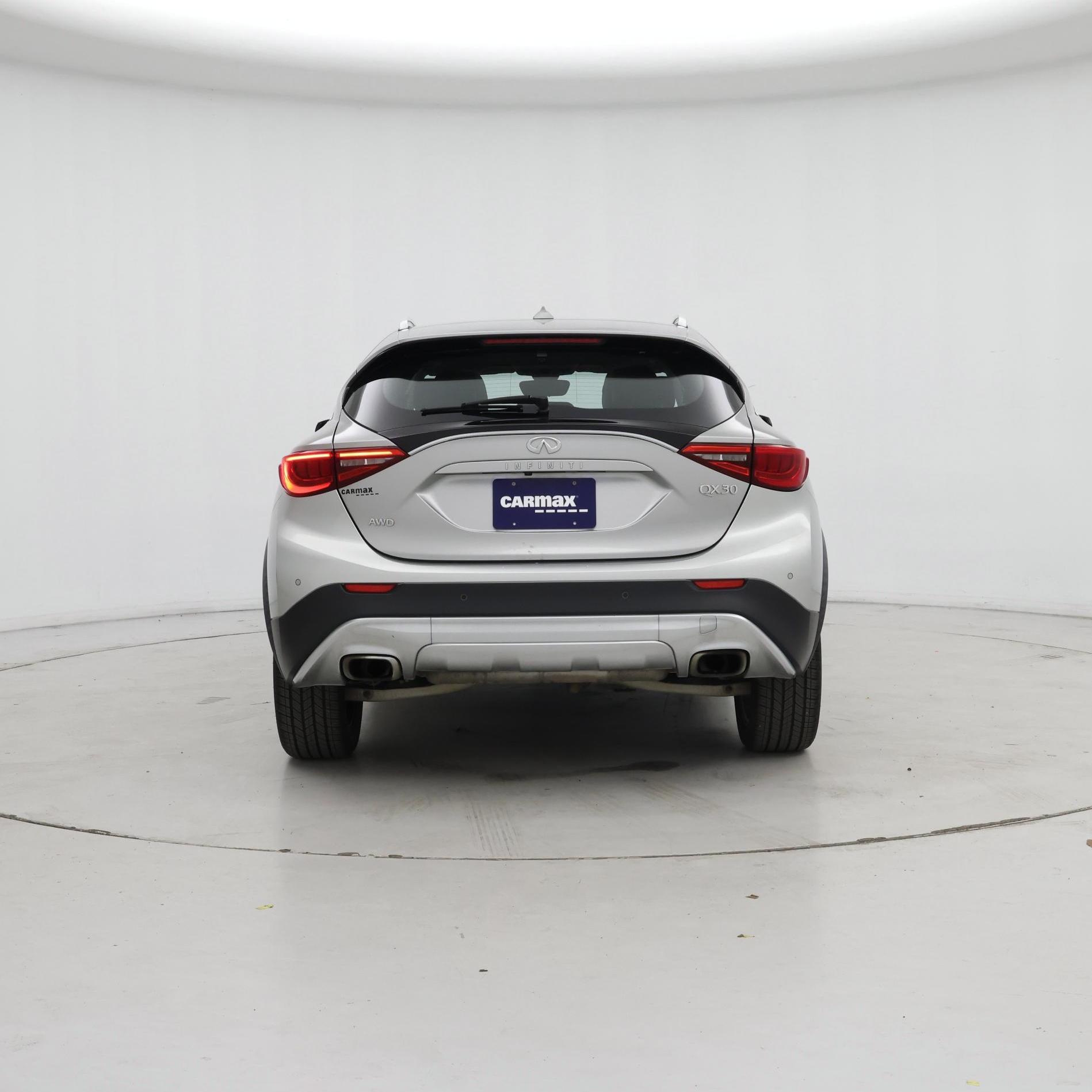 Thumbnail: 2017 INFINITI QX30 - 6