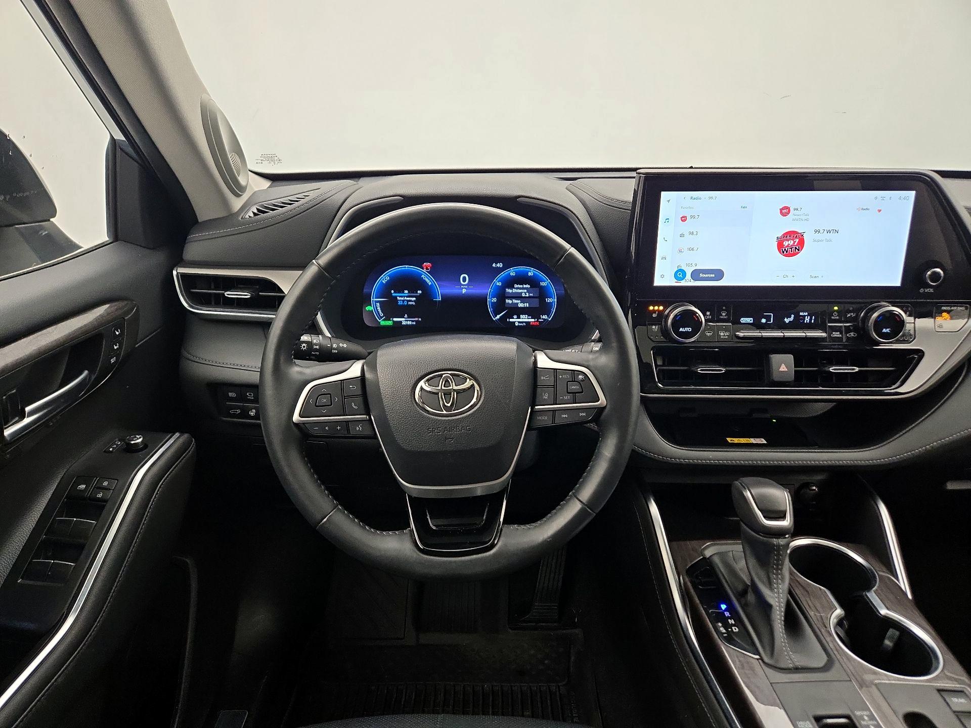 Thumbnail: 2023 Toyota Highlander - 10