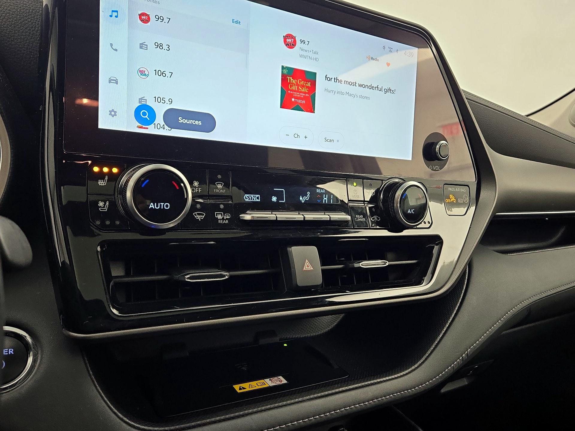 Thumbnail: 2023 Toyota Highlander - 16