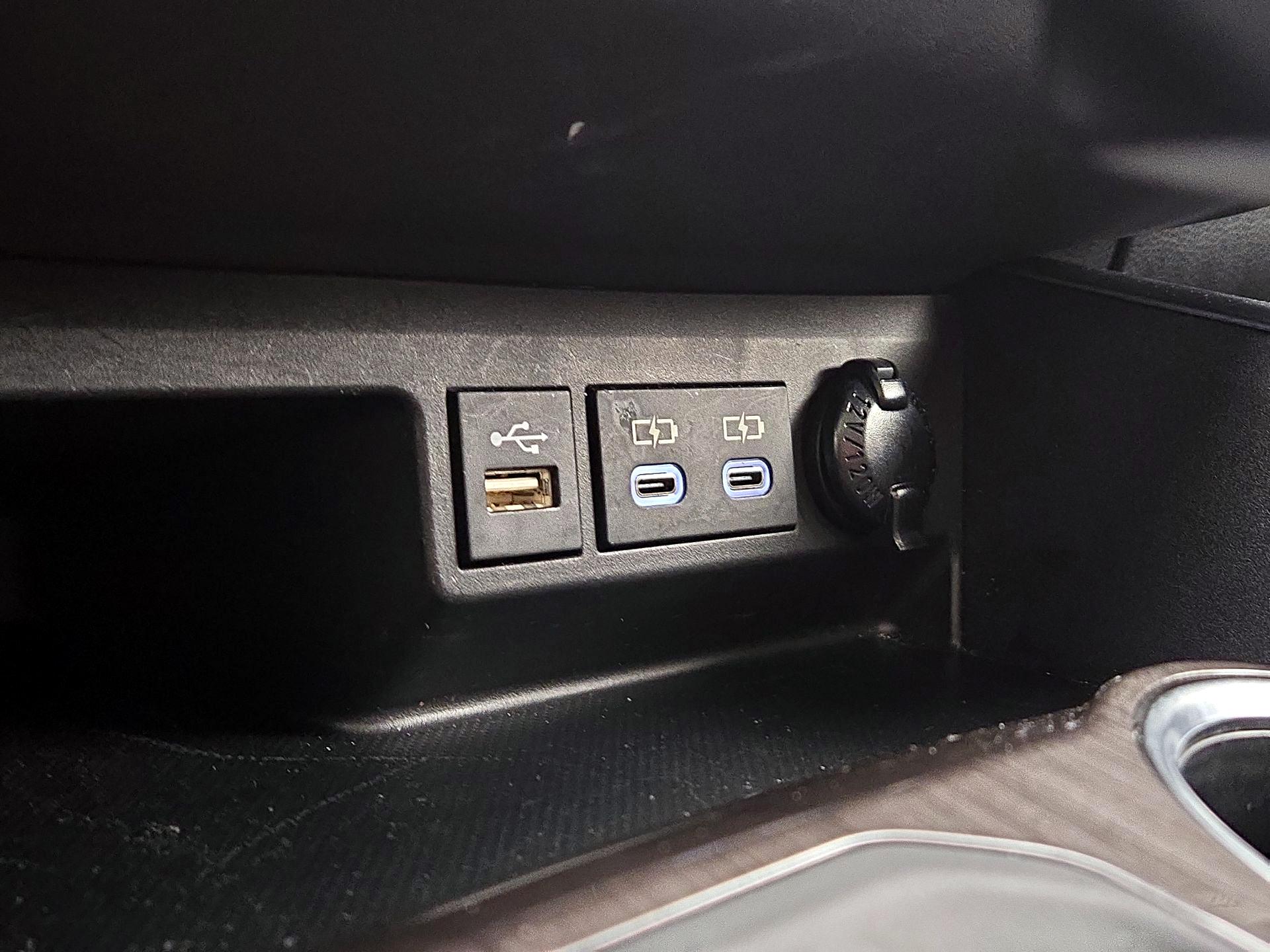 Thumbnail: 2023 Toyota Highlander - 18