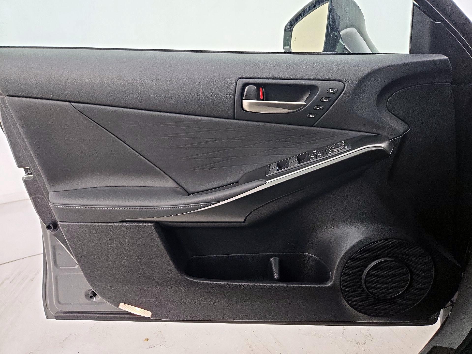 Thumbnail: 2025 Lexus IS - 12