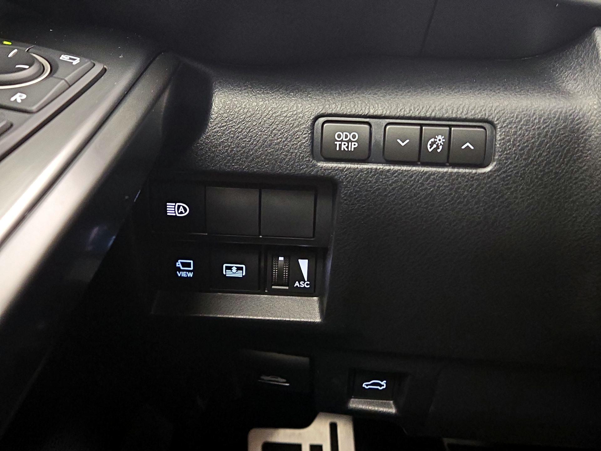 Thumbnail: 2025 Lexus IS - 13