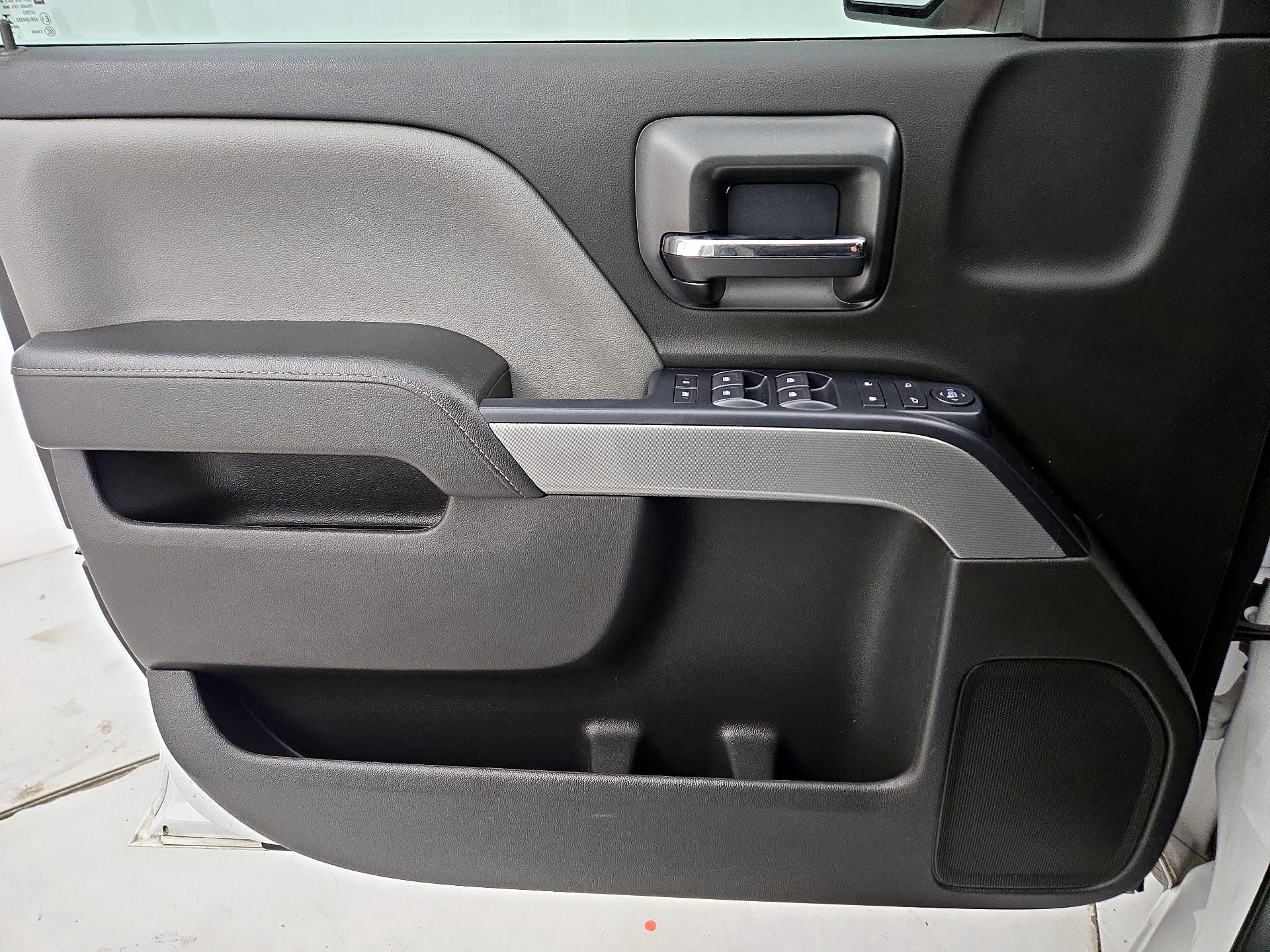 Thumbnail: 2018 Chevrolet Silverado 1500 - 12